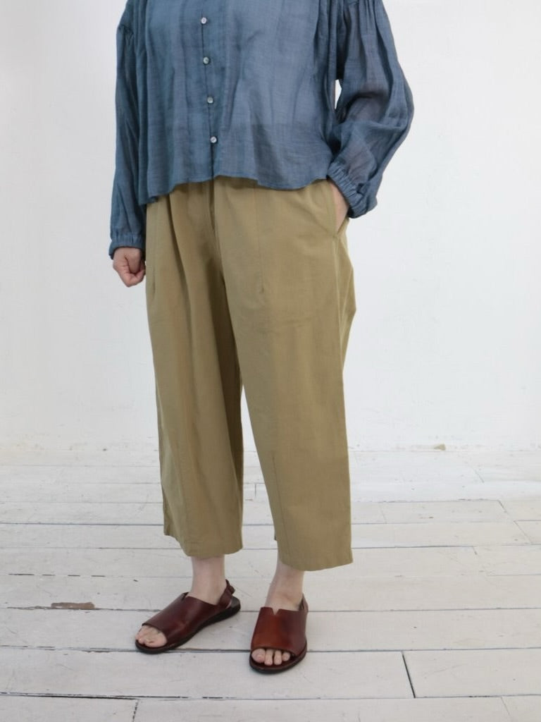 YARRA 8分丈裾ダーツパンツ YR-1625-305