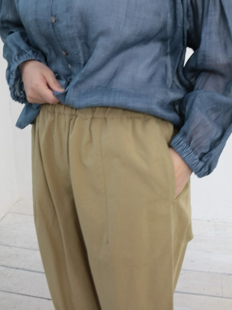 YARRA 8分丈裾ダーツパンツ YR-1625-305