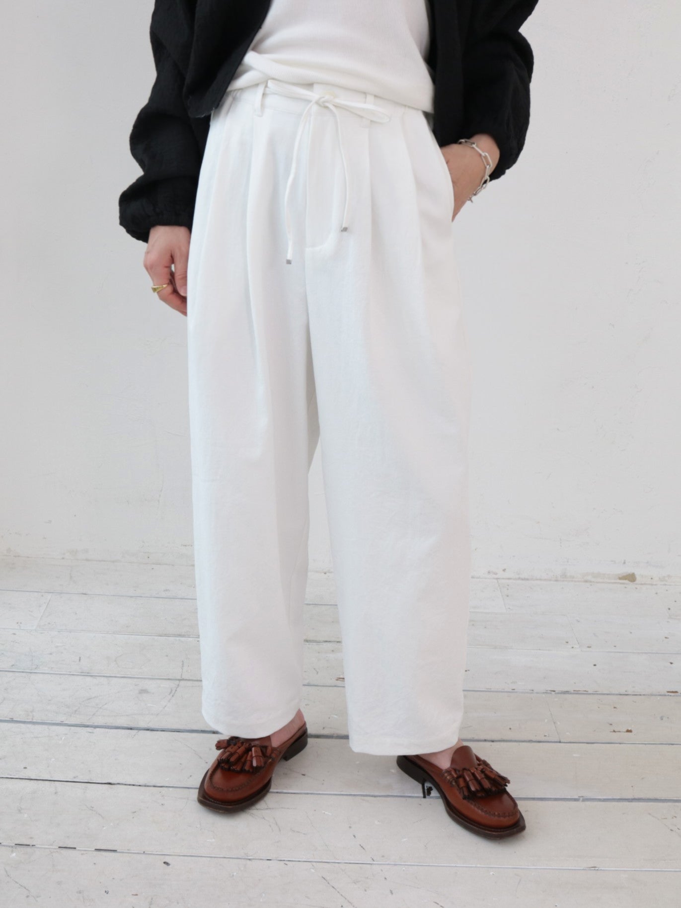 doux bleu ドライオックス タックテーパードパンツ DB-2615-031