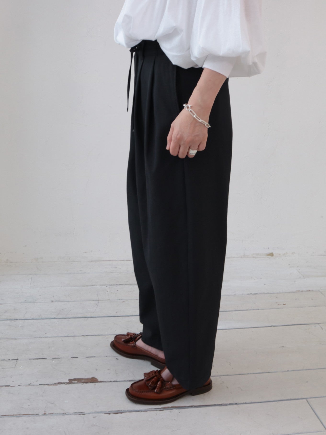 doux bleu ドライオックス タックテーパードパンツ DB-2615-031