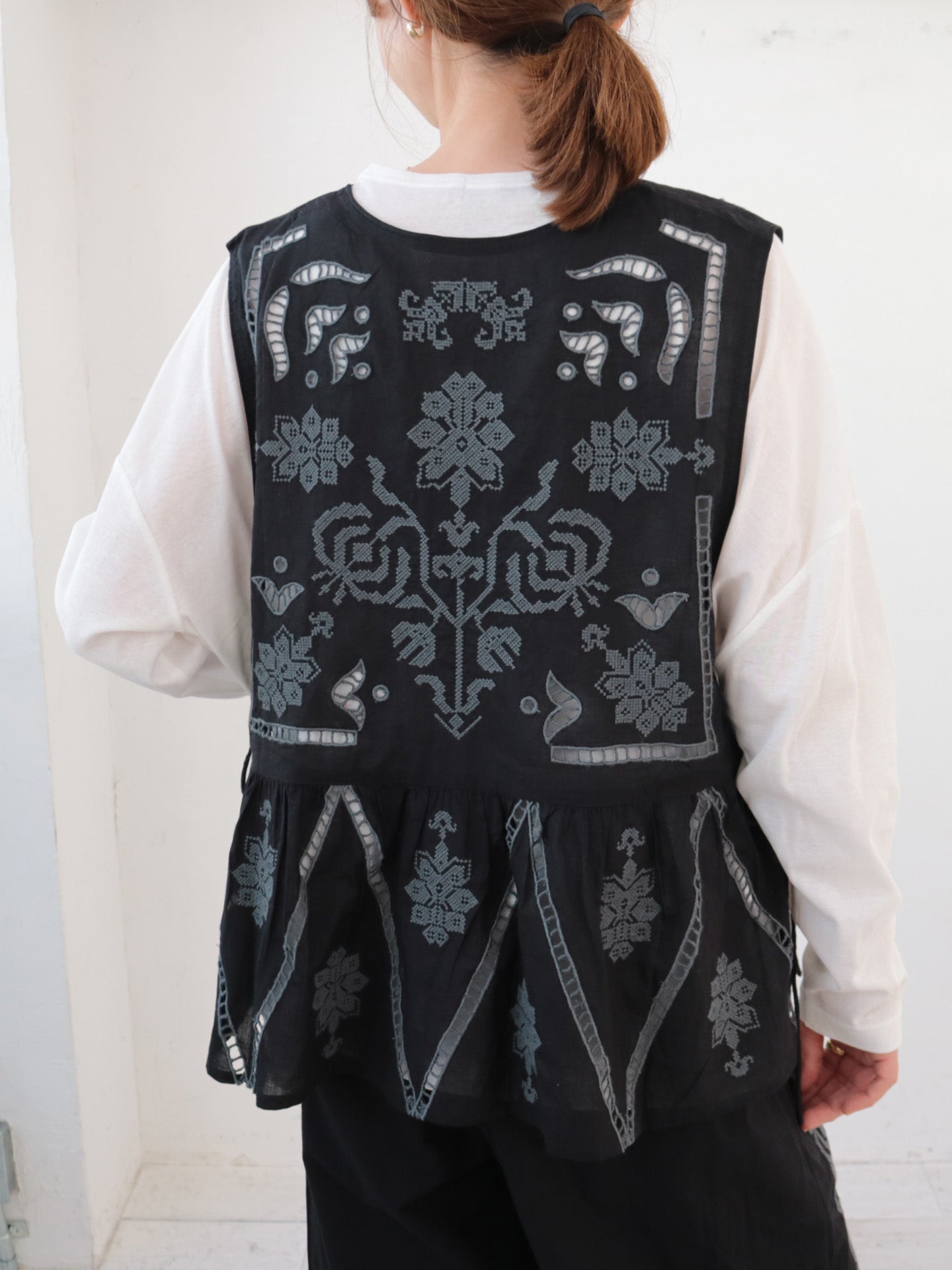 doux bleu クロスステッチ刺繍2WAYベスト DB-2538-081