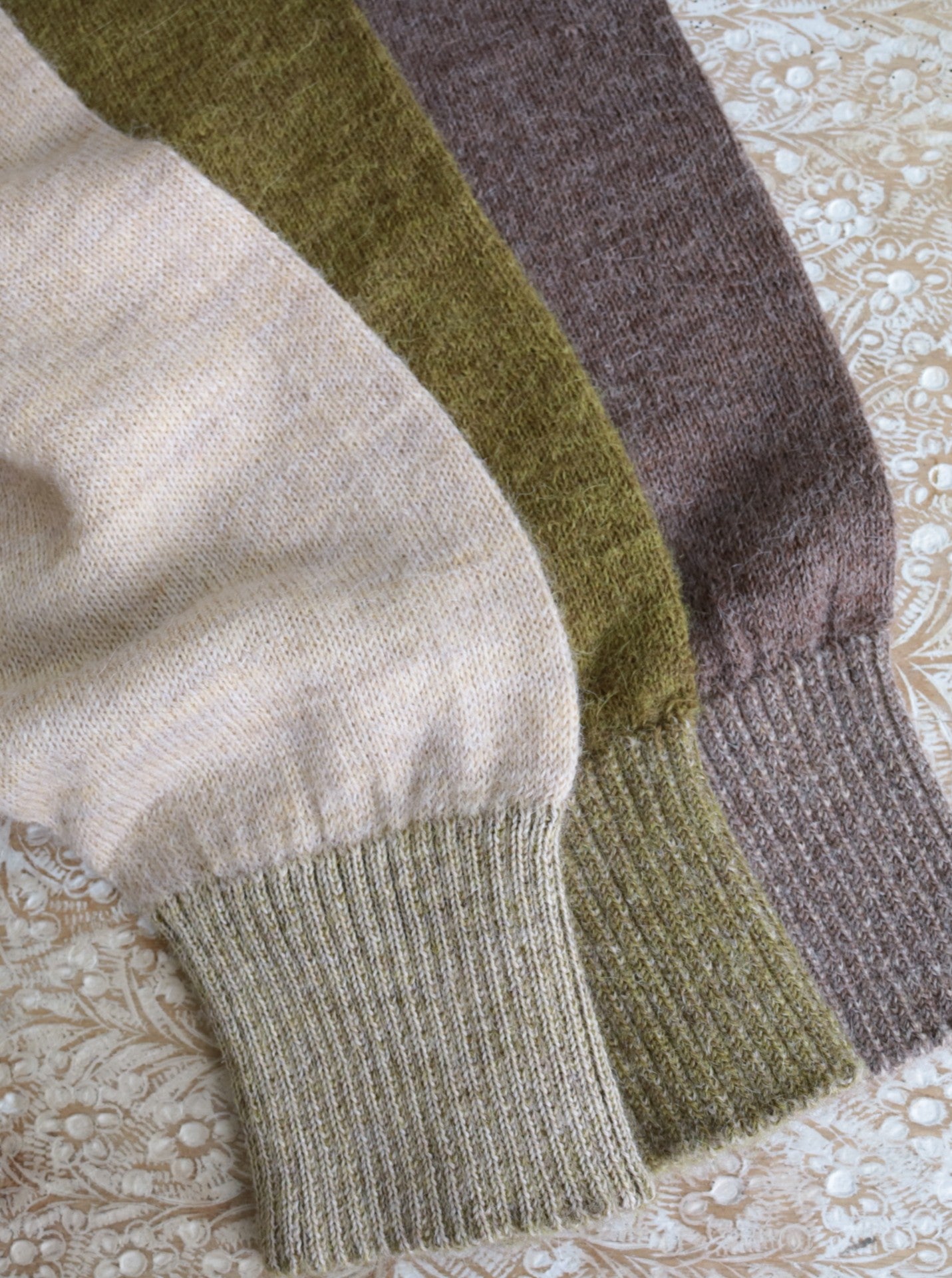 YARRA NEU ペルーアルパカニットタートルカーディガン NU-5542-407