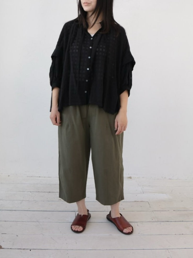 YARRA 8分丈裾ダーツパンツ YR-1625-305