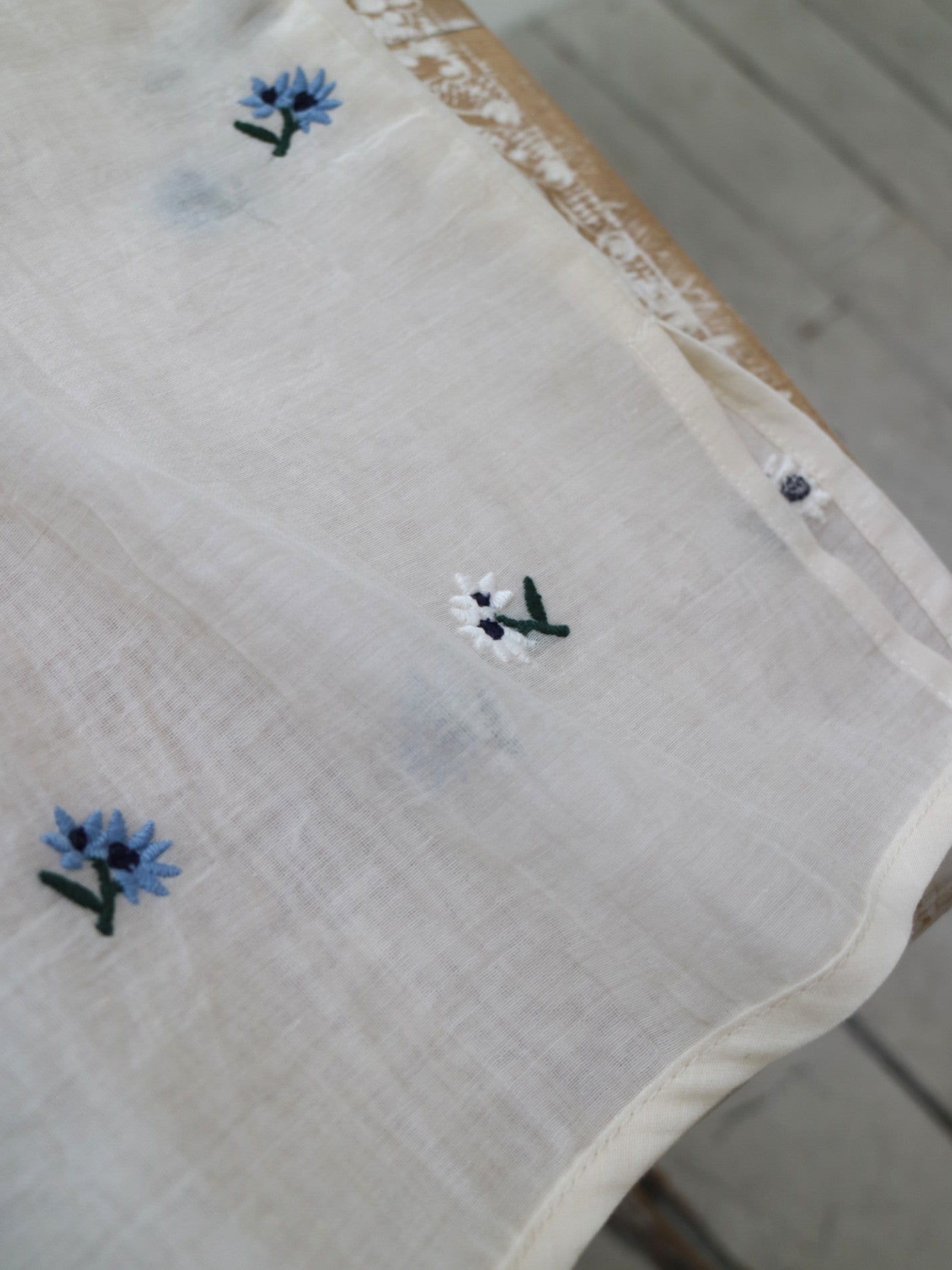doux bleu シアー刺繍ブラウス DB-2623-075