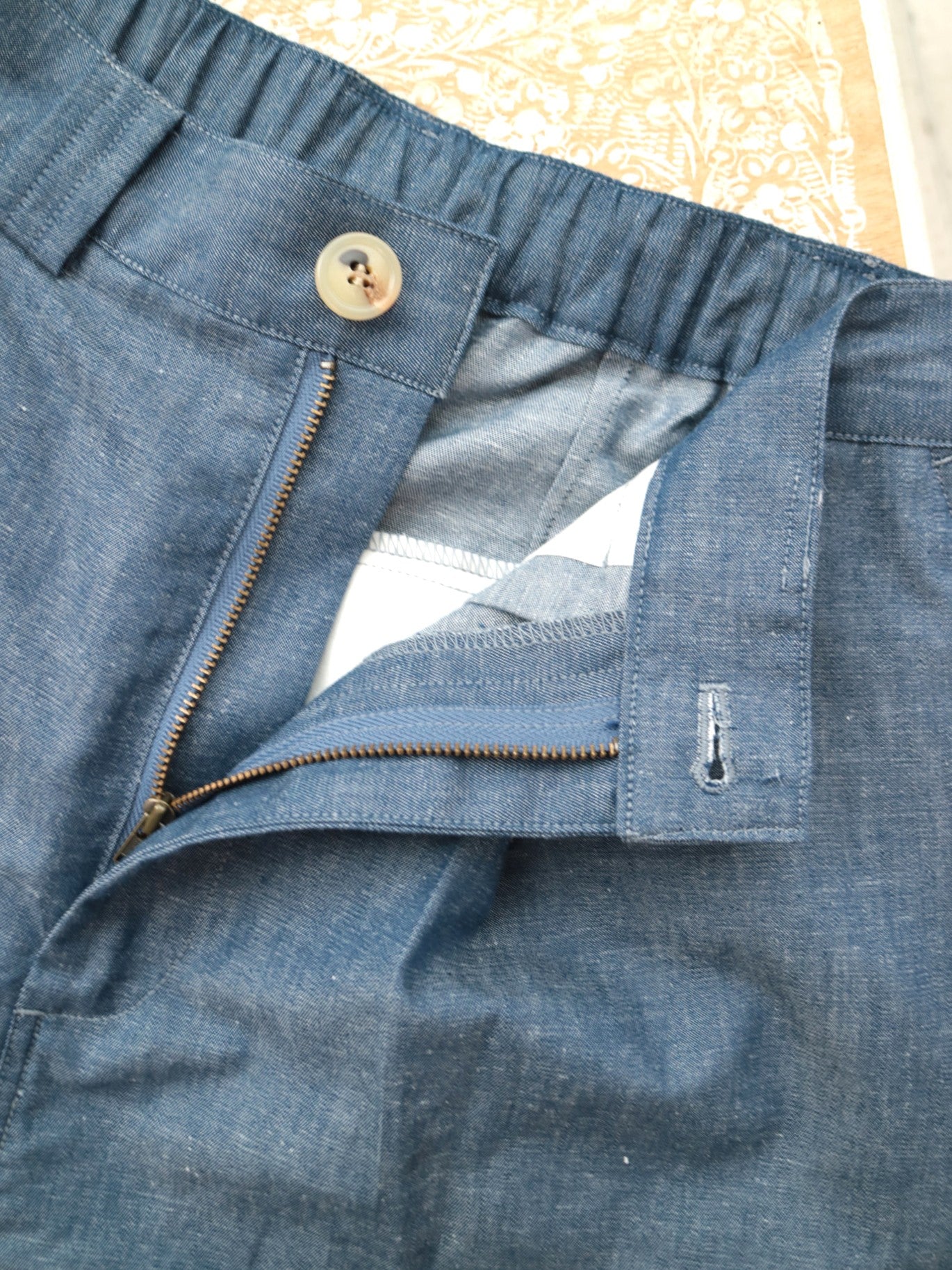 doux bleu ライトデニムタックパンツ DB-2625-056