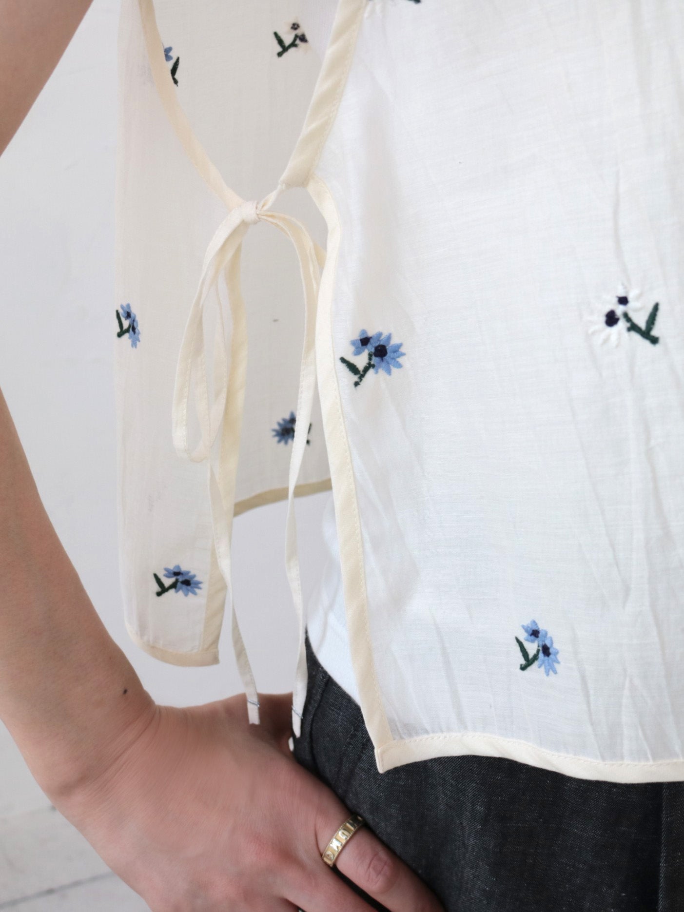 doux bleu シアー刺繍2wayベスト DB-2628-077