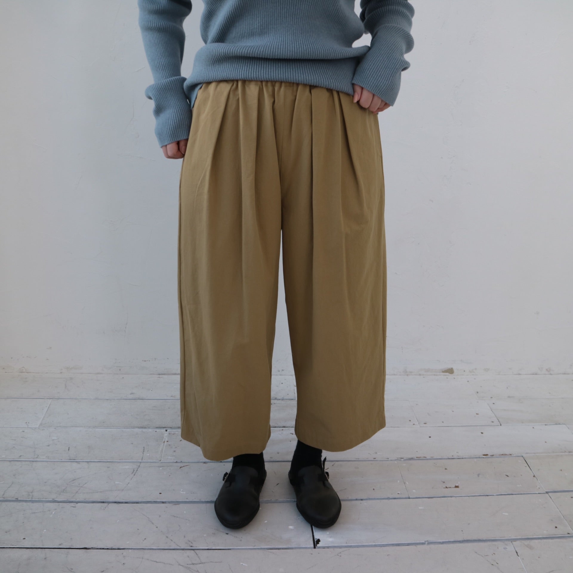 YARRA 9分丈たっぷりタックパンツ YR-1445-210