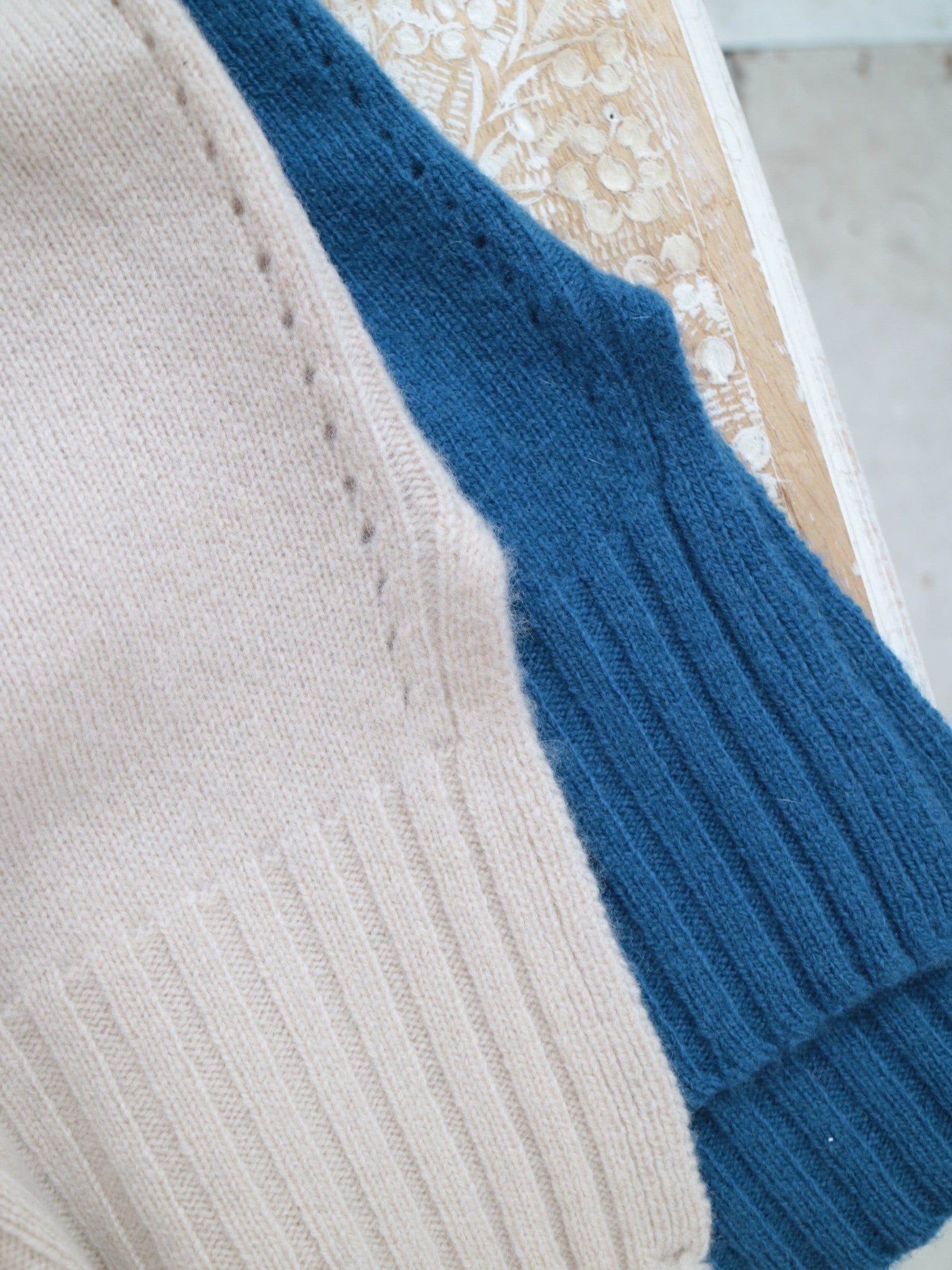 doux bleu EXファインメリノウール ニットベスト DB-2548-032