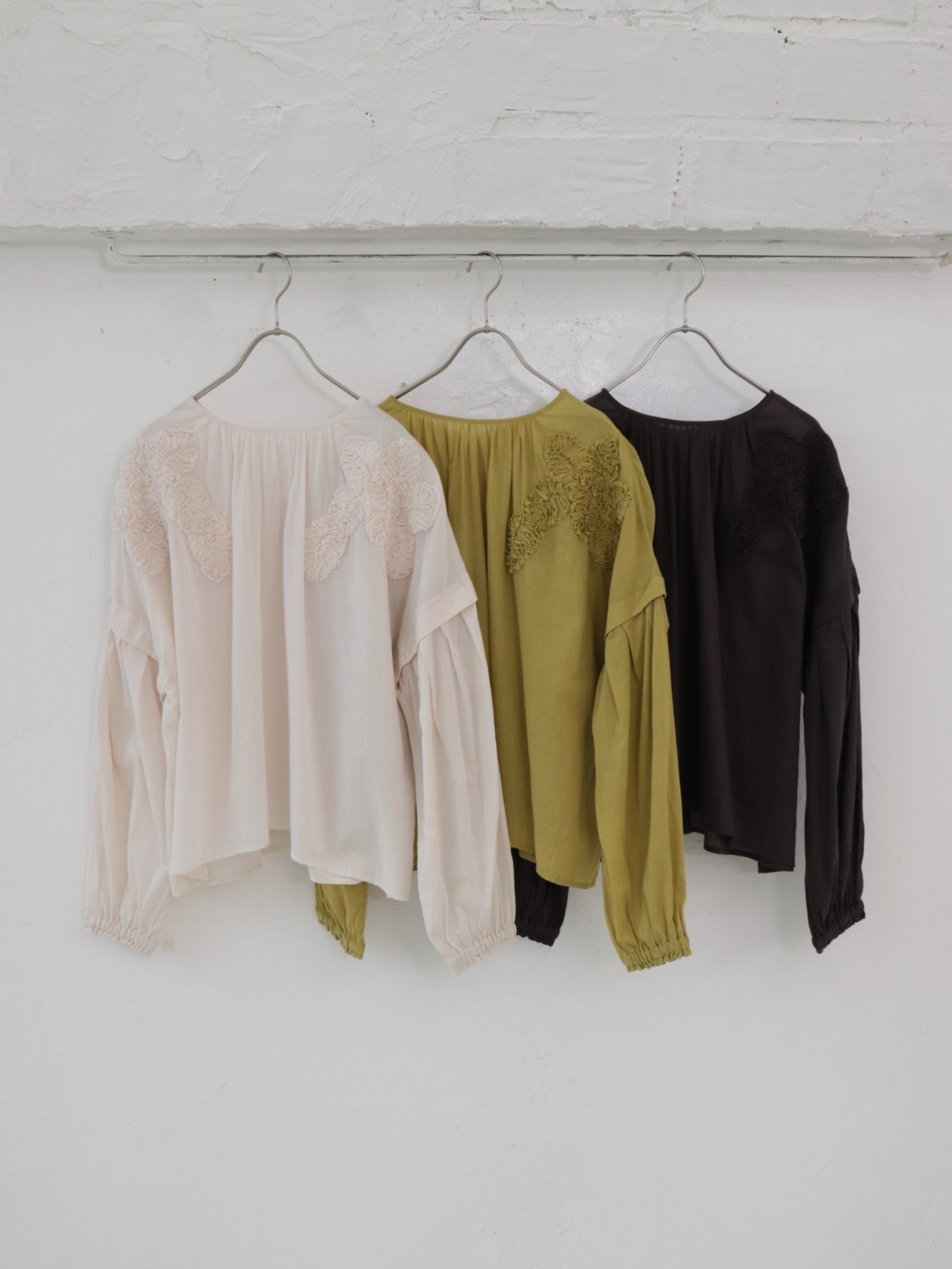 doux bleu ストリング刺繍ブラウス DB-2543-004