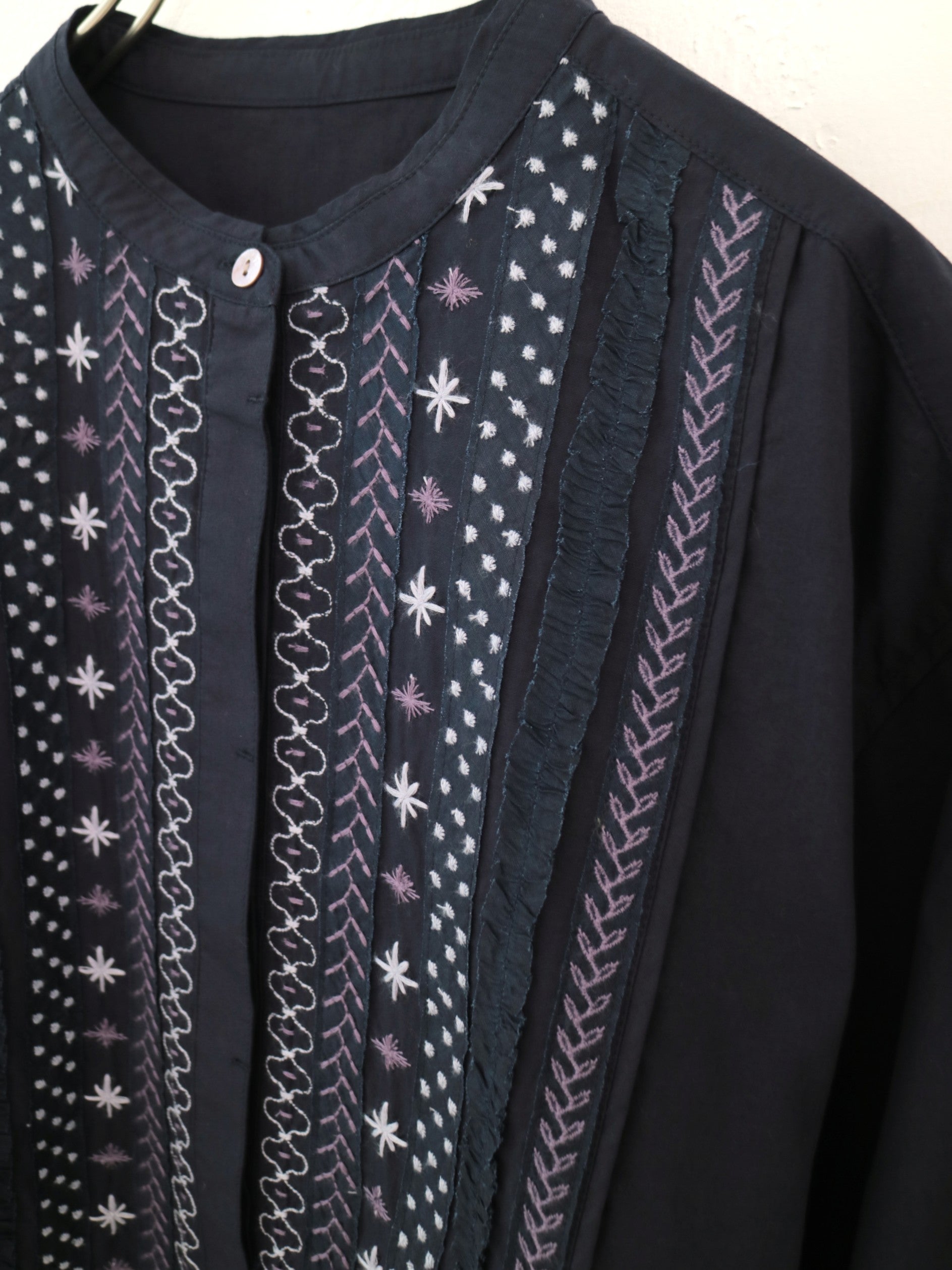 doux bleu ステッチ エンブロイダリーシャツ DB-2543-017