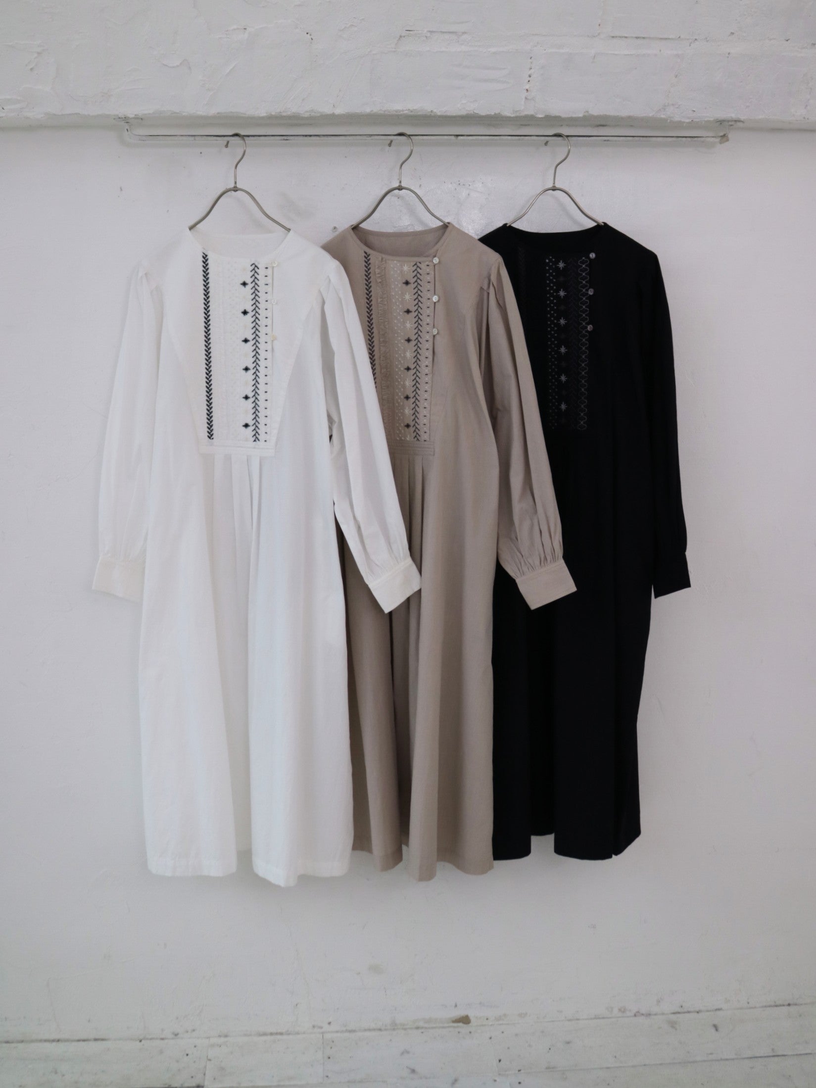 doux bleu ステッチ エンブロイダリーワンピース DB-2544-018