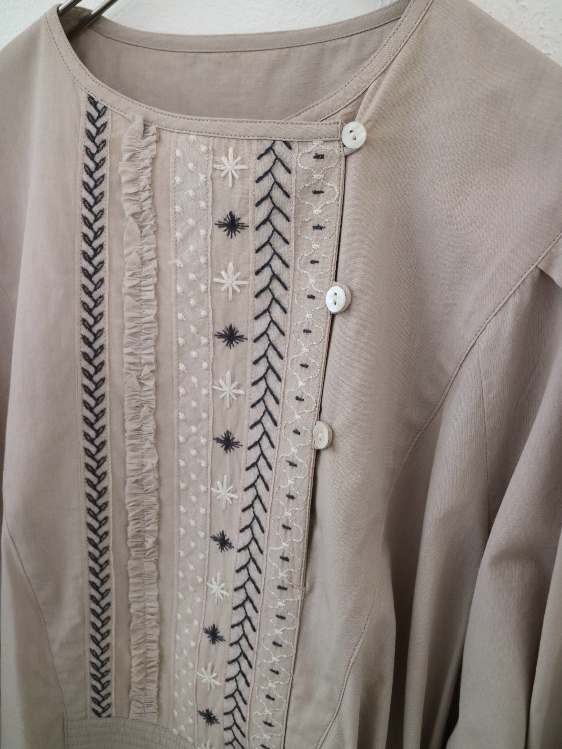 doux bleu ステッチ エンブロイダリーワンピース DB-2544-018