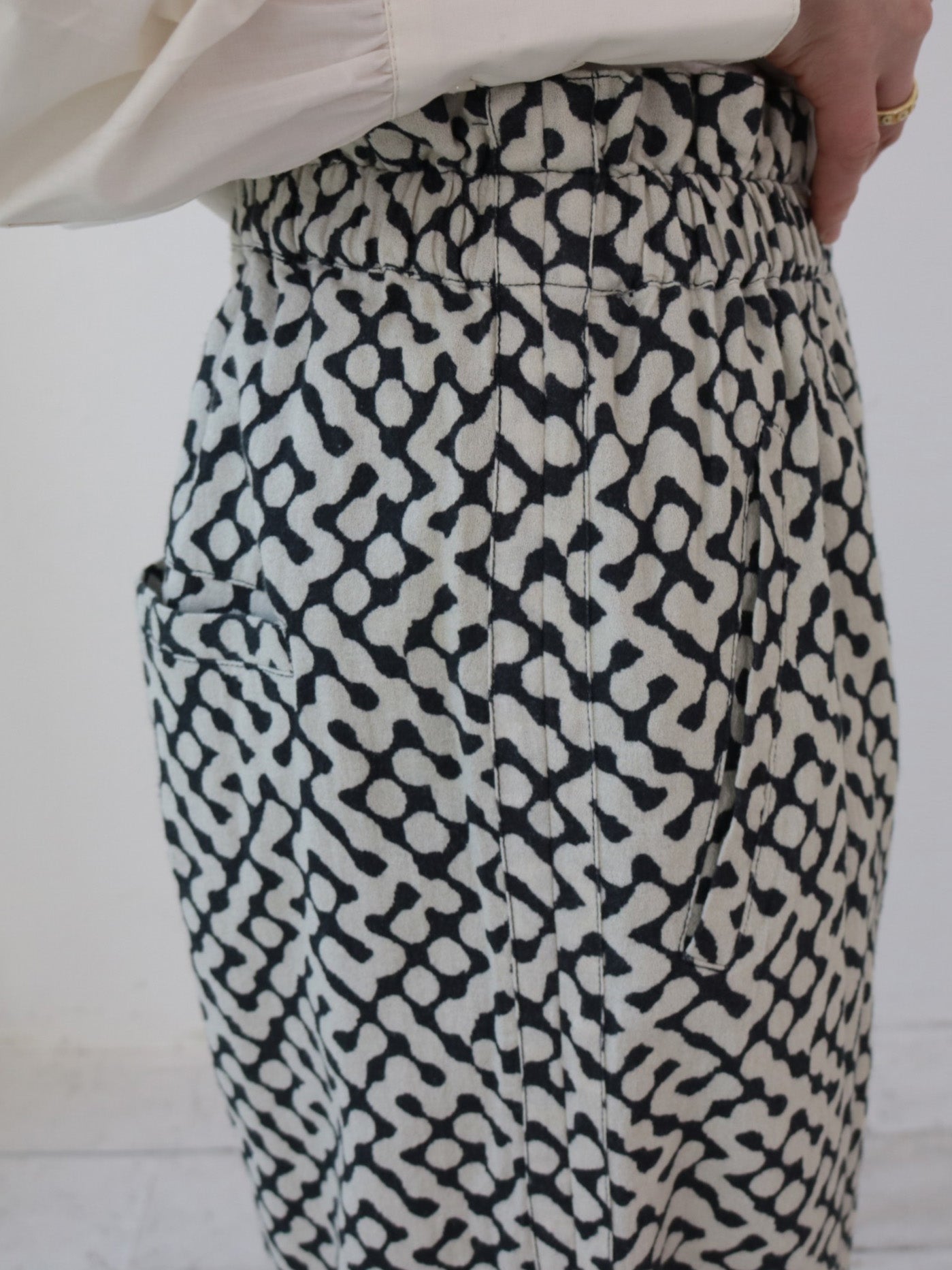 doux bleu インドプリント イージーパンツ DB-2545-007