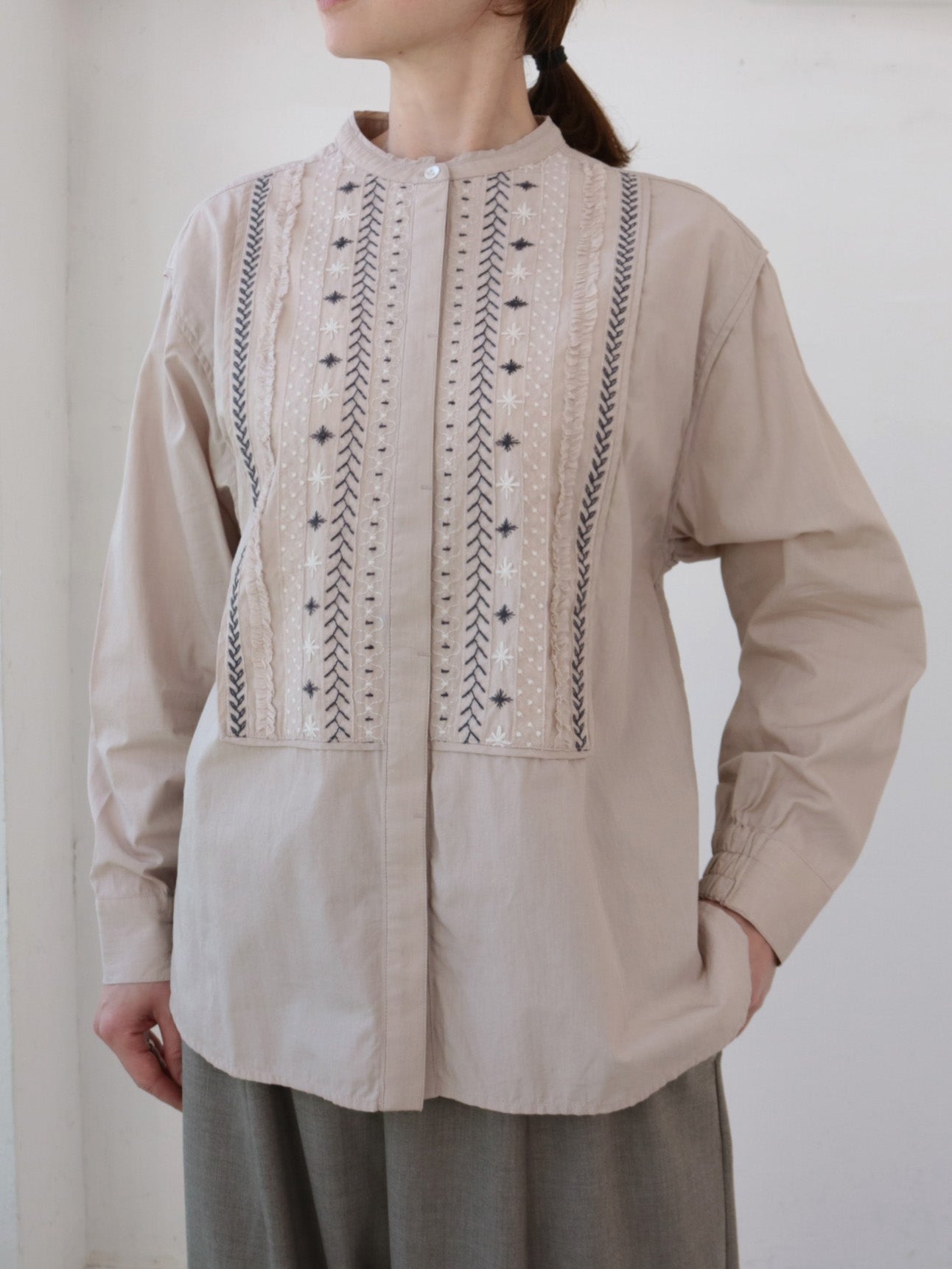 doux bleu ステッチ エンブロイダリーシャツ DB-2543-017