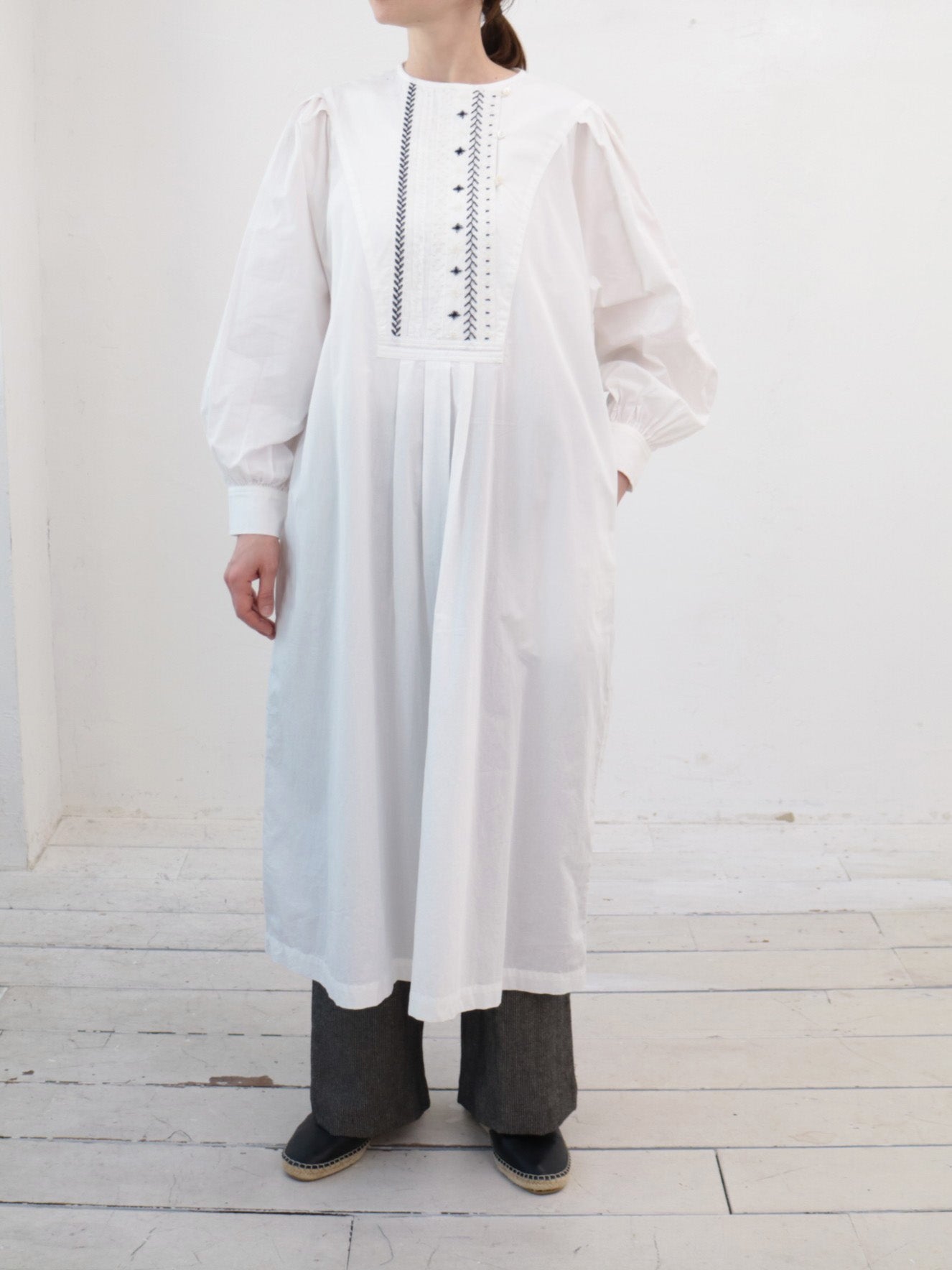 doux bleu ステッチ エンブロイダリーワンピース DB-2544-018