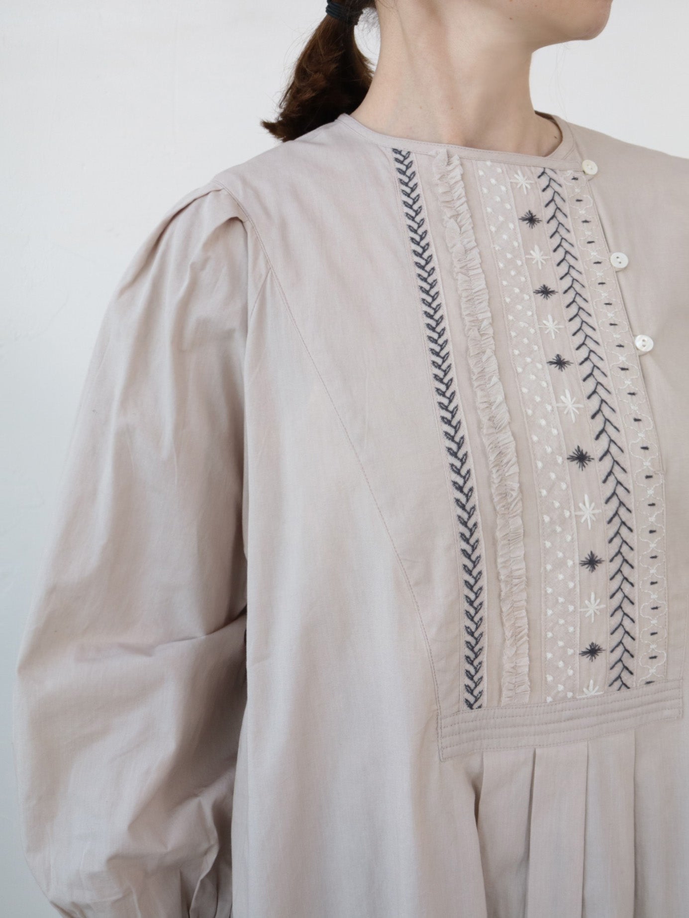 doux bleu ステッチ エンブロイダリーワンピース DB-2544-018