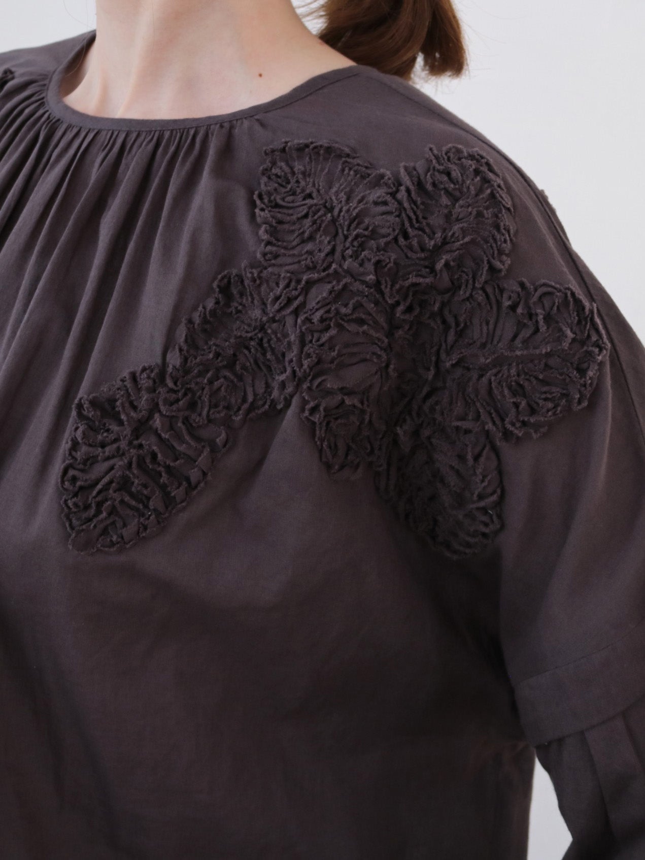 doux bleu ストリング刺繍ブラウス DB-2543-004