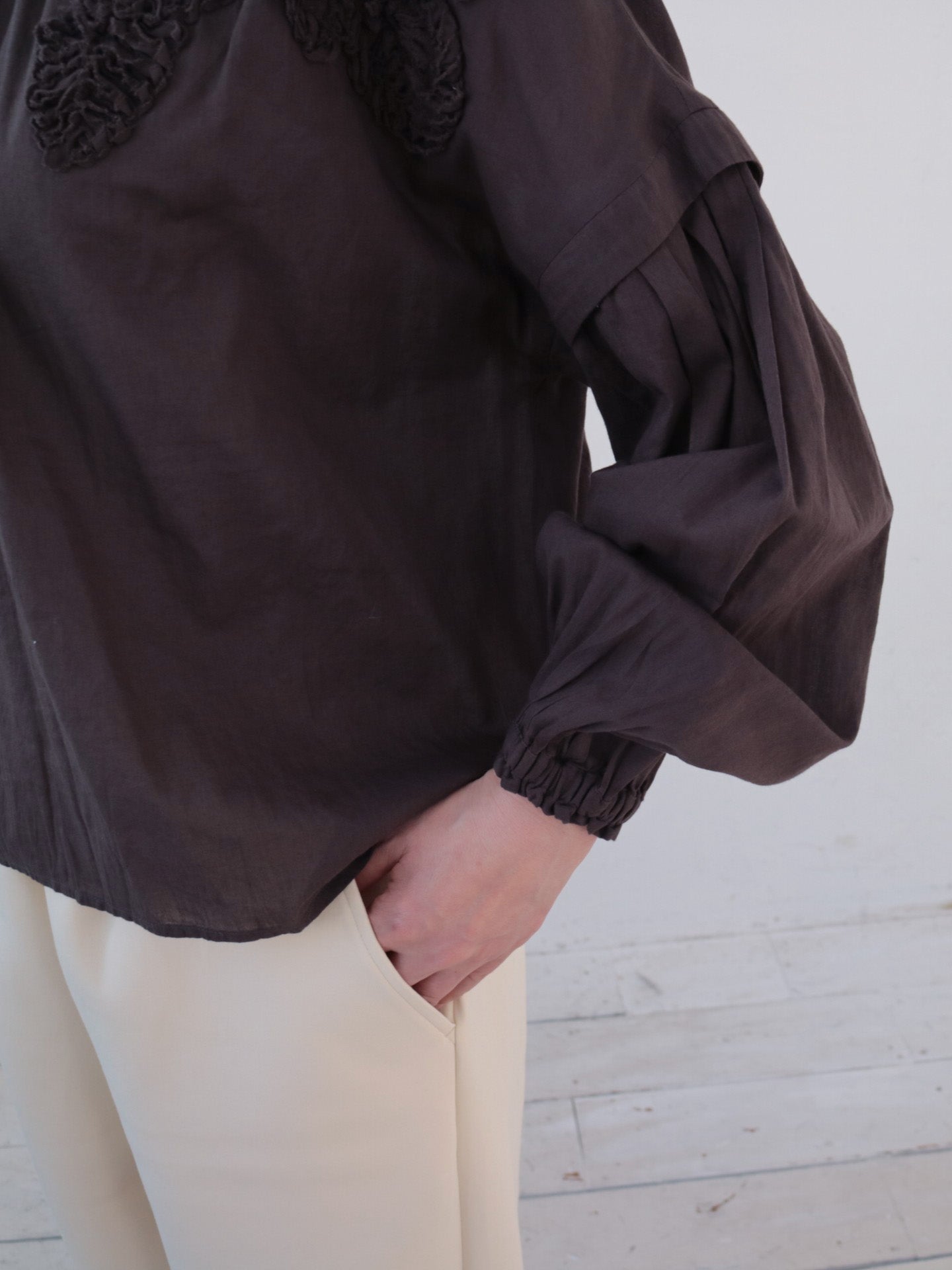 doux bleu ストリング刺繍ブラウス DB-2543-004