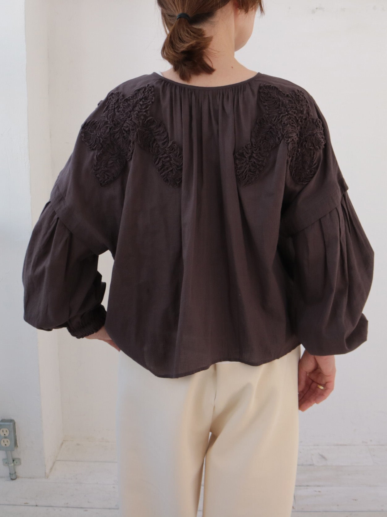 doux bleu ストリング刺繍ブラウス DB-2543-004