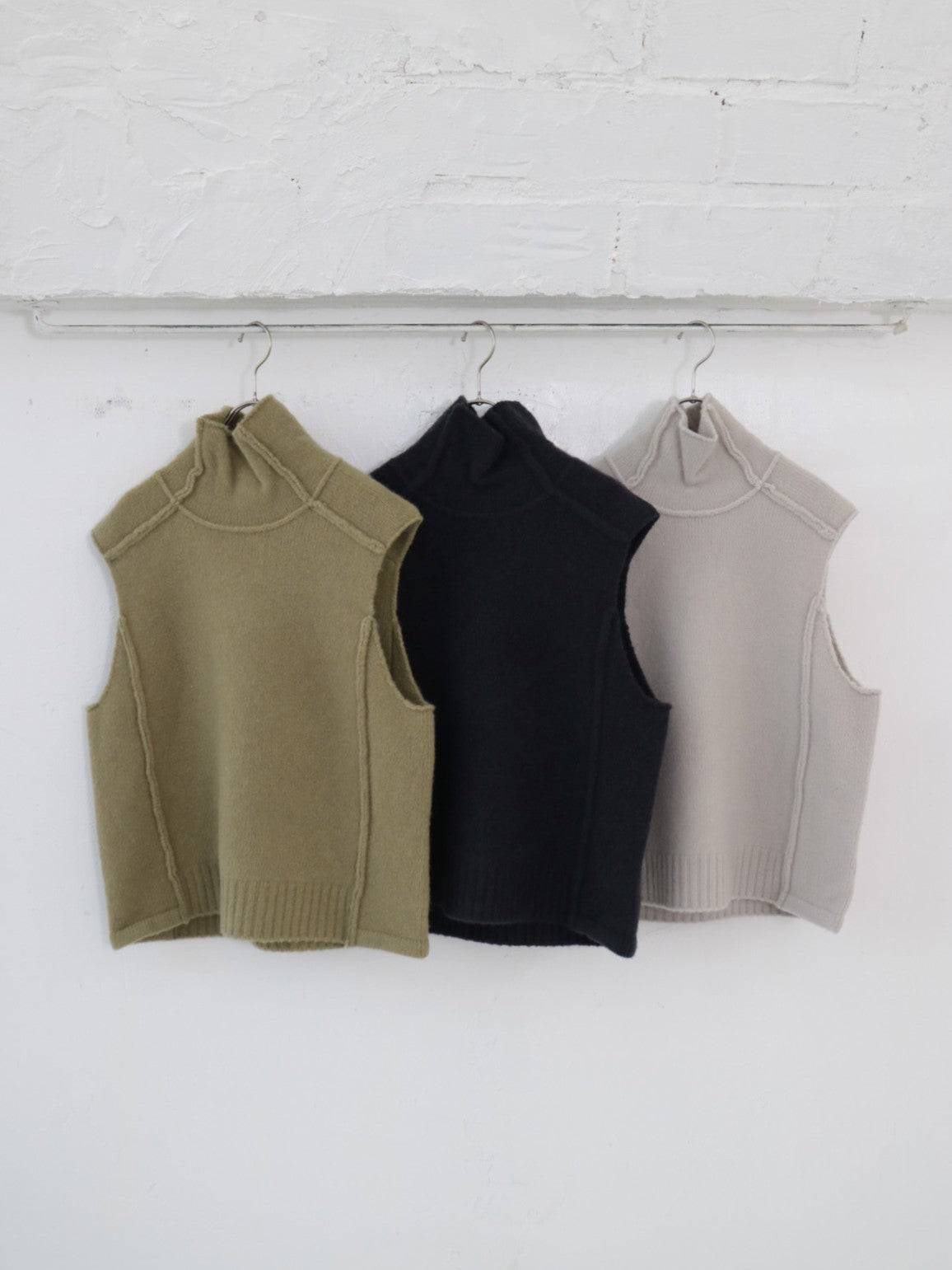 YARRA NEU ヤク混ハイネックニットベスト NU-5552-419