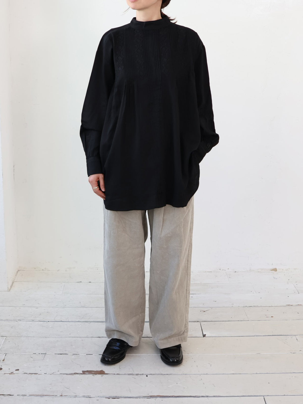 doux bleu コットンサテン 刺繍ロングシャツ DB-2653-044