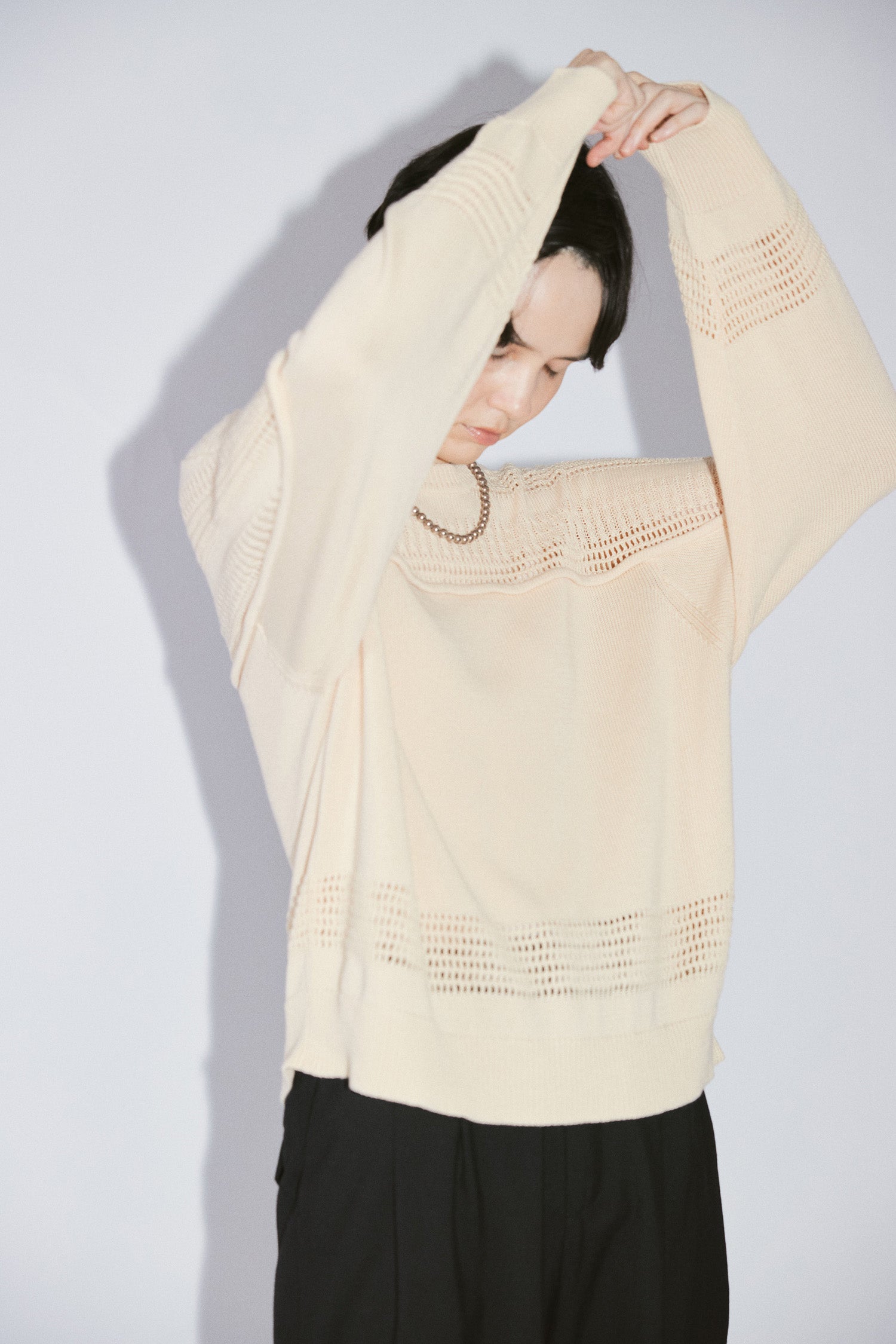 YARRA NEU 透かし編みヨークニットプルオーバー NU-5612-407