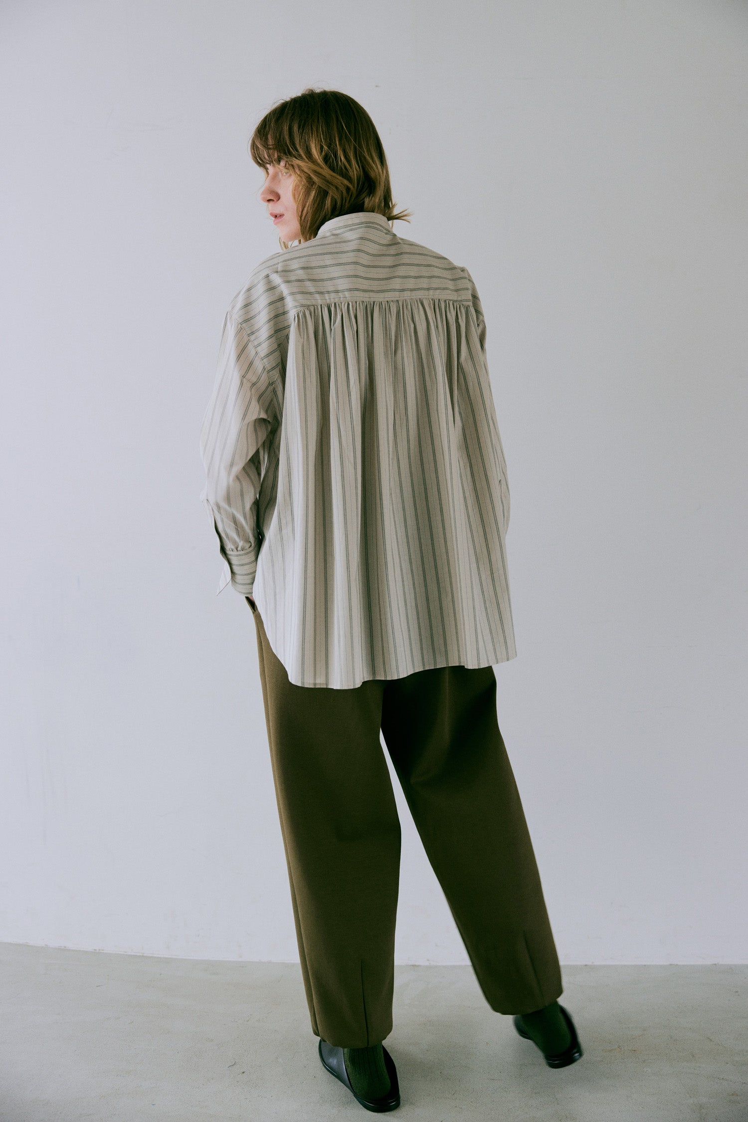 doux bleu バックギャザーシャツ DB-2543-028