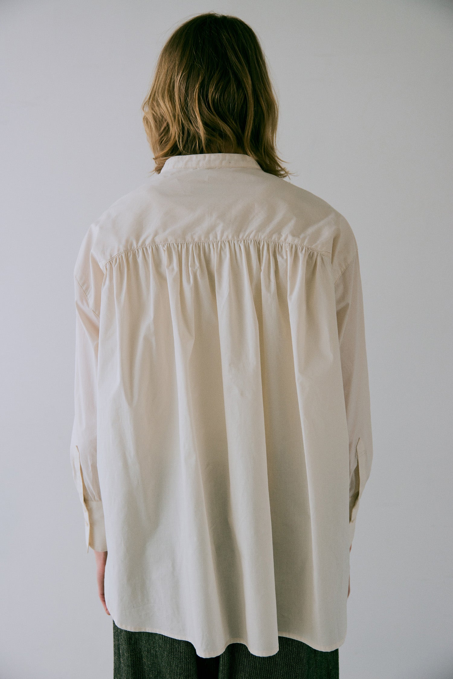 doux bleu バックギャザーシャツ DB-2543-028