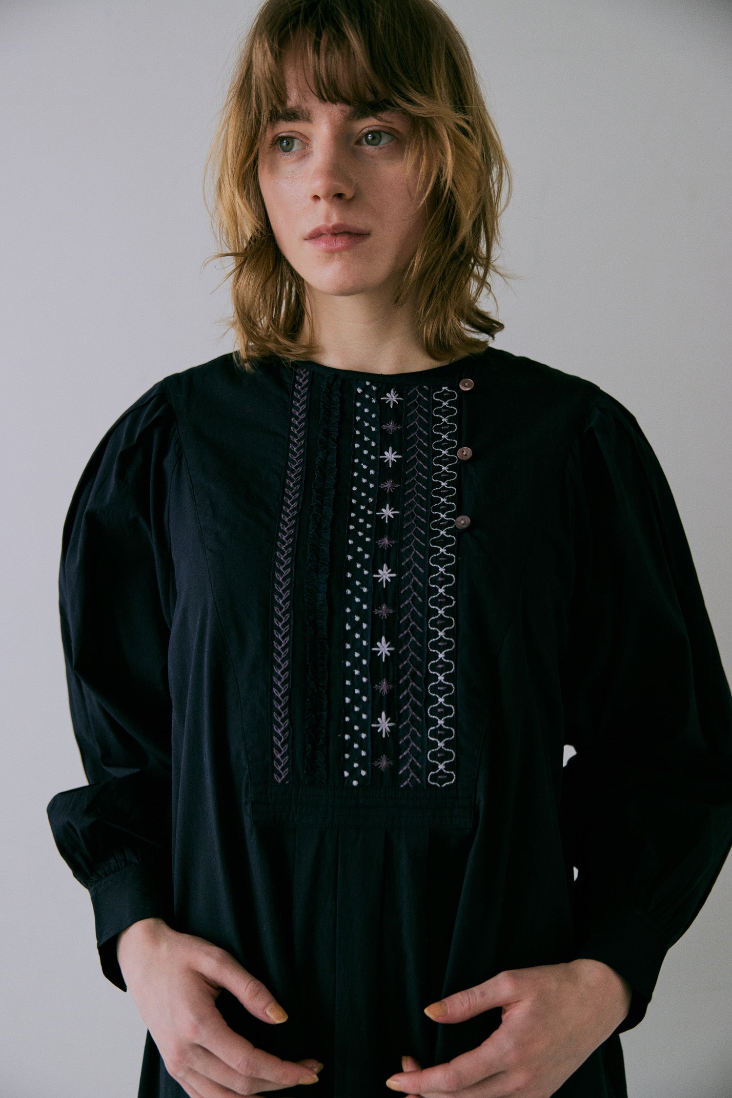 doux bleu ステッチ エンブロイダリーワンピース DB-2544-018