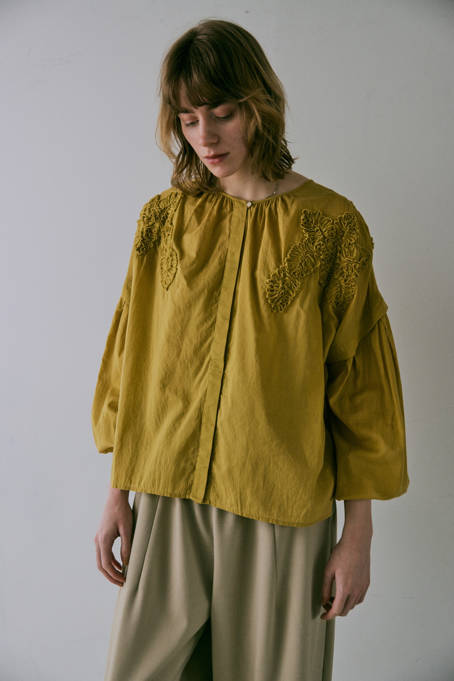 doux bleu ストリング刺繍ブラウス DB-2543-004