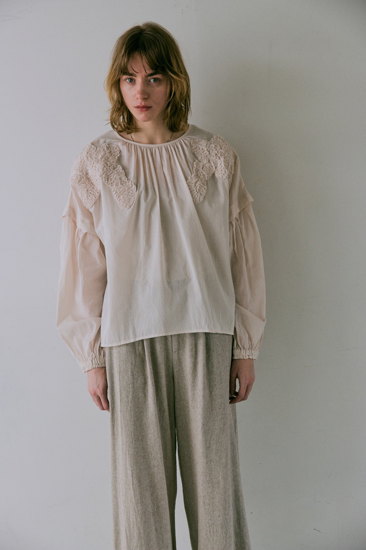 doux bleu ストリング刺繍ブラウス DB-2543-004