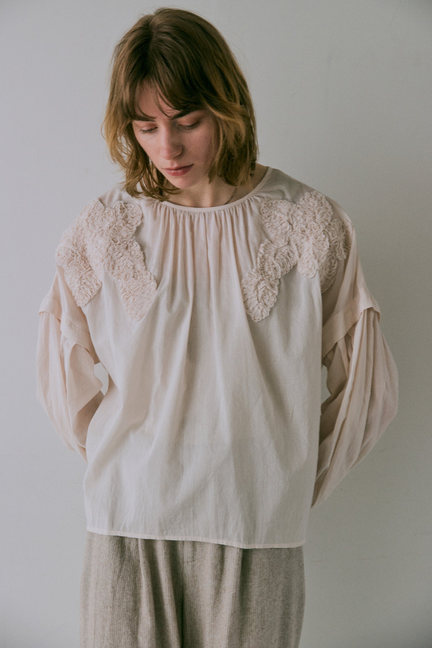 doux bleu ストリング刺繍ブラウス DB-2543-004