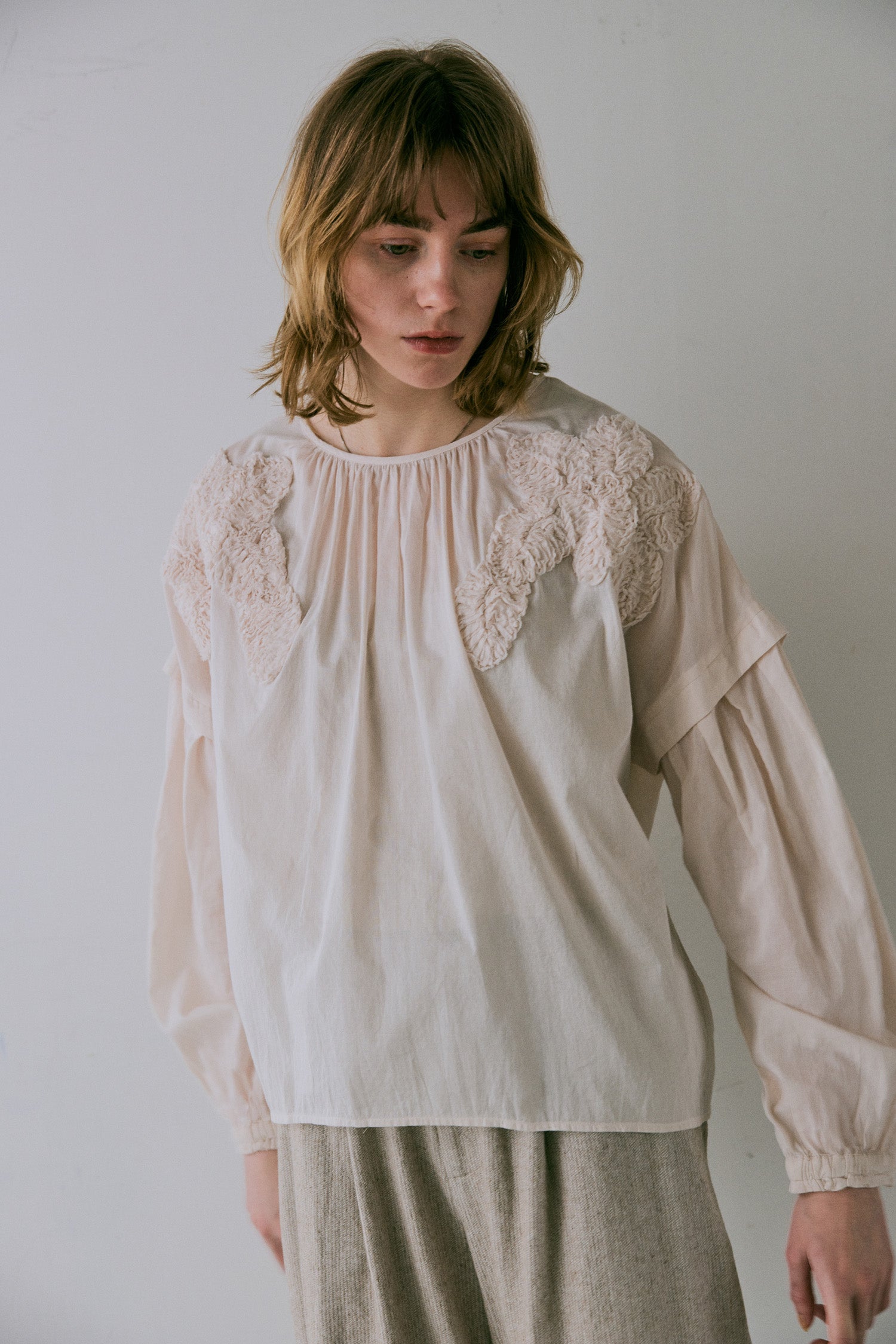 doux bleu ストリング刺繍ブラウス DB-2543-004