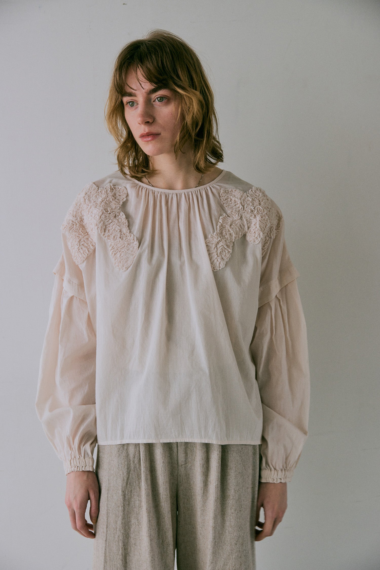 doux bleu ストリング刺繍ブラウス DB-2543-004