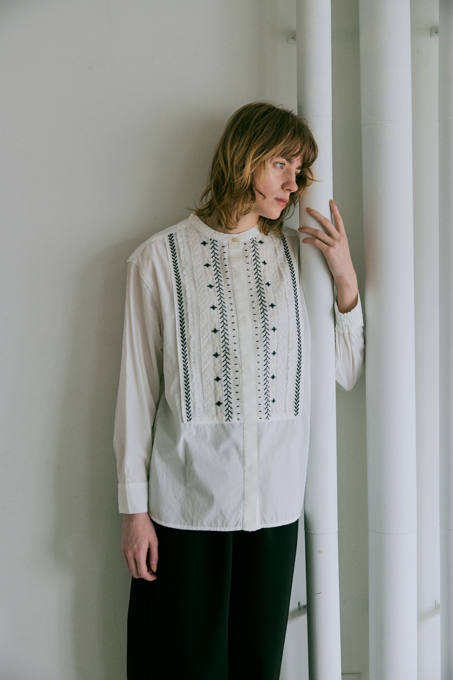 doux bleu ステッチ エンブロイダリーシャツ DB-2543-017