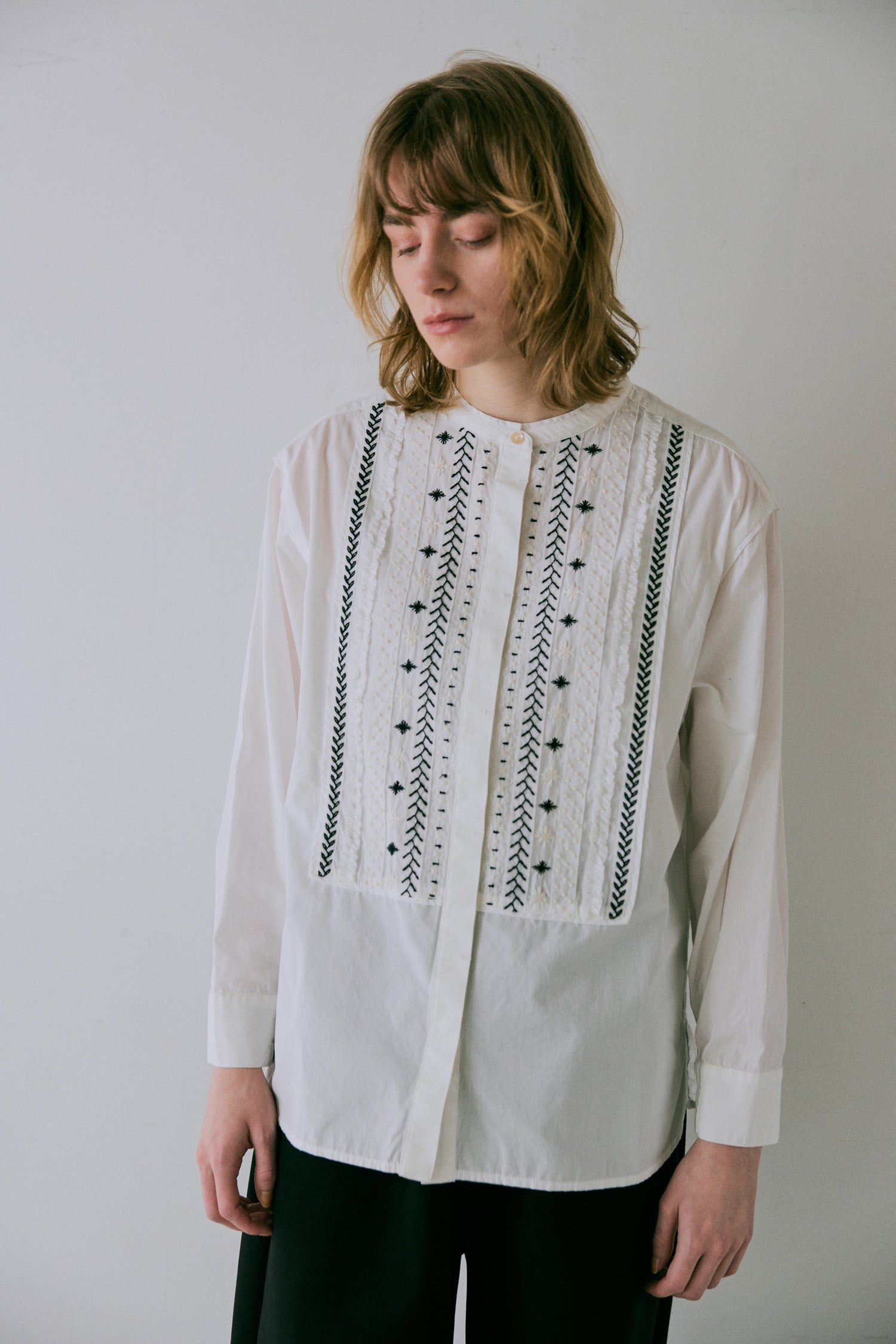 doux bleu ステッチ エンブロイダリーシャツ DB-2543-017