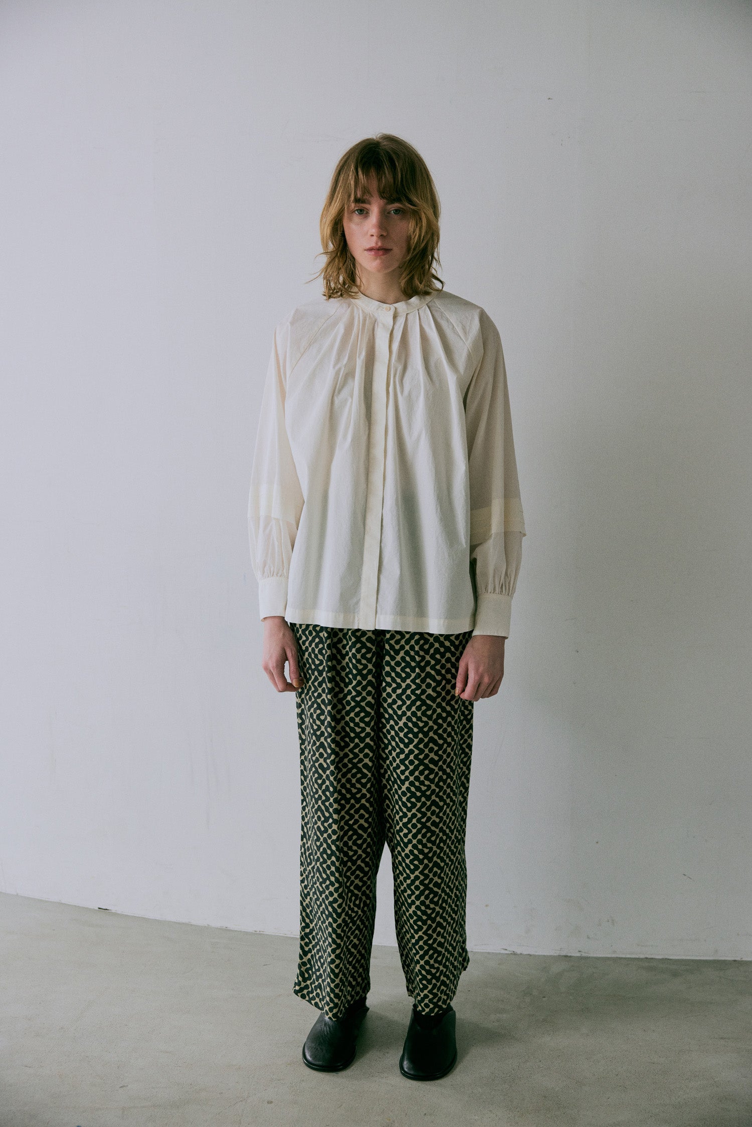 doux bleu インドプリント イージーパンツ DB-2545-007