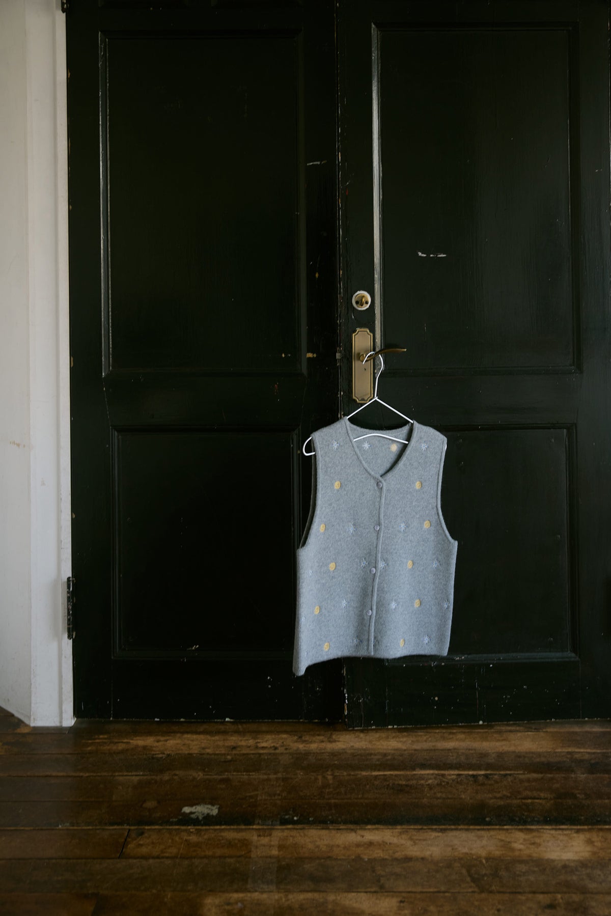 doux bleu エンブロイダリー ニットベスト DB-2648-037