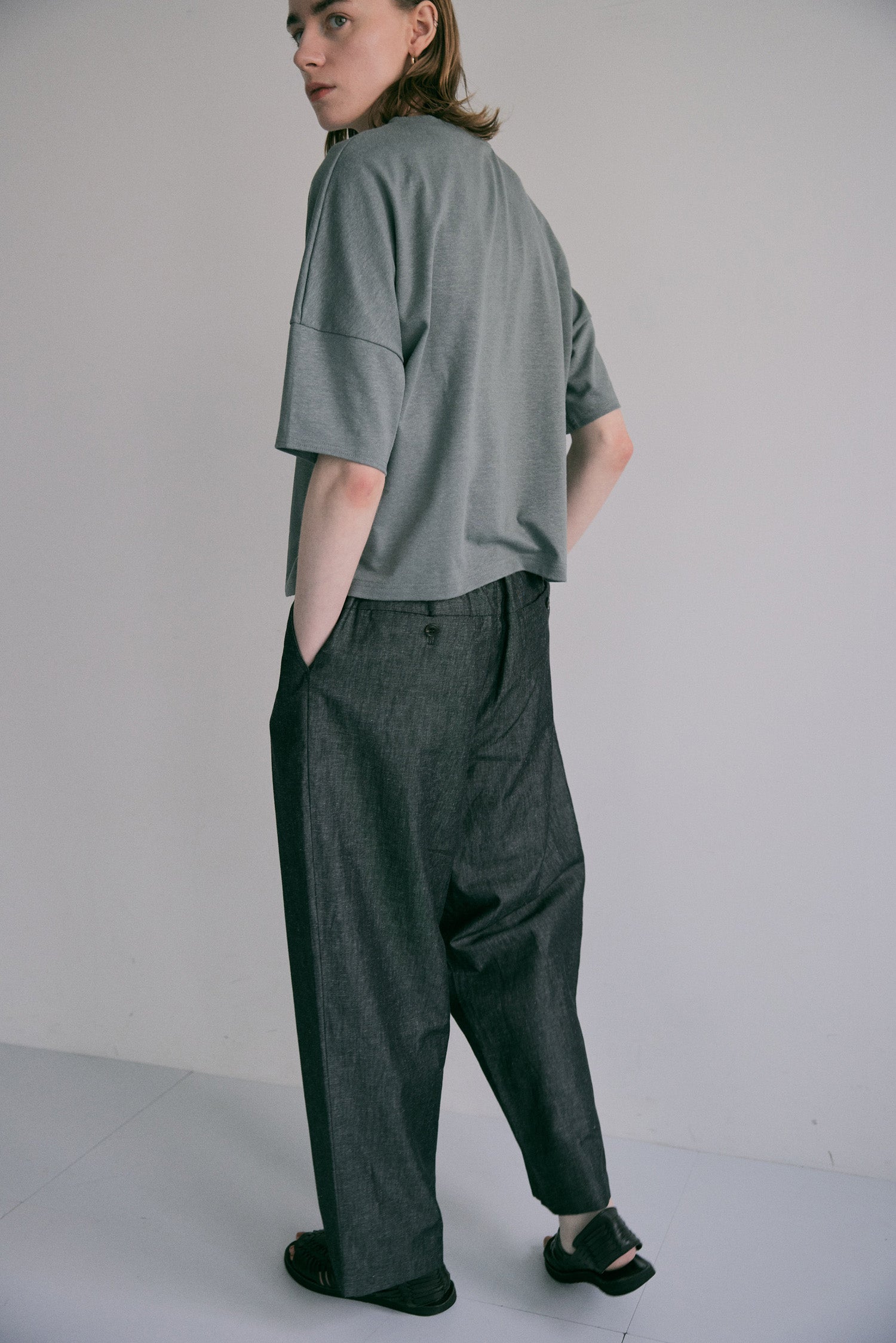 doux bleu ライトデニムタックパンツ DB-2625-056