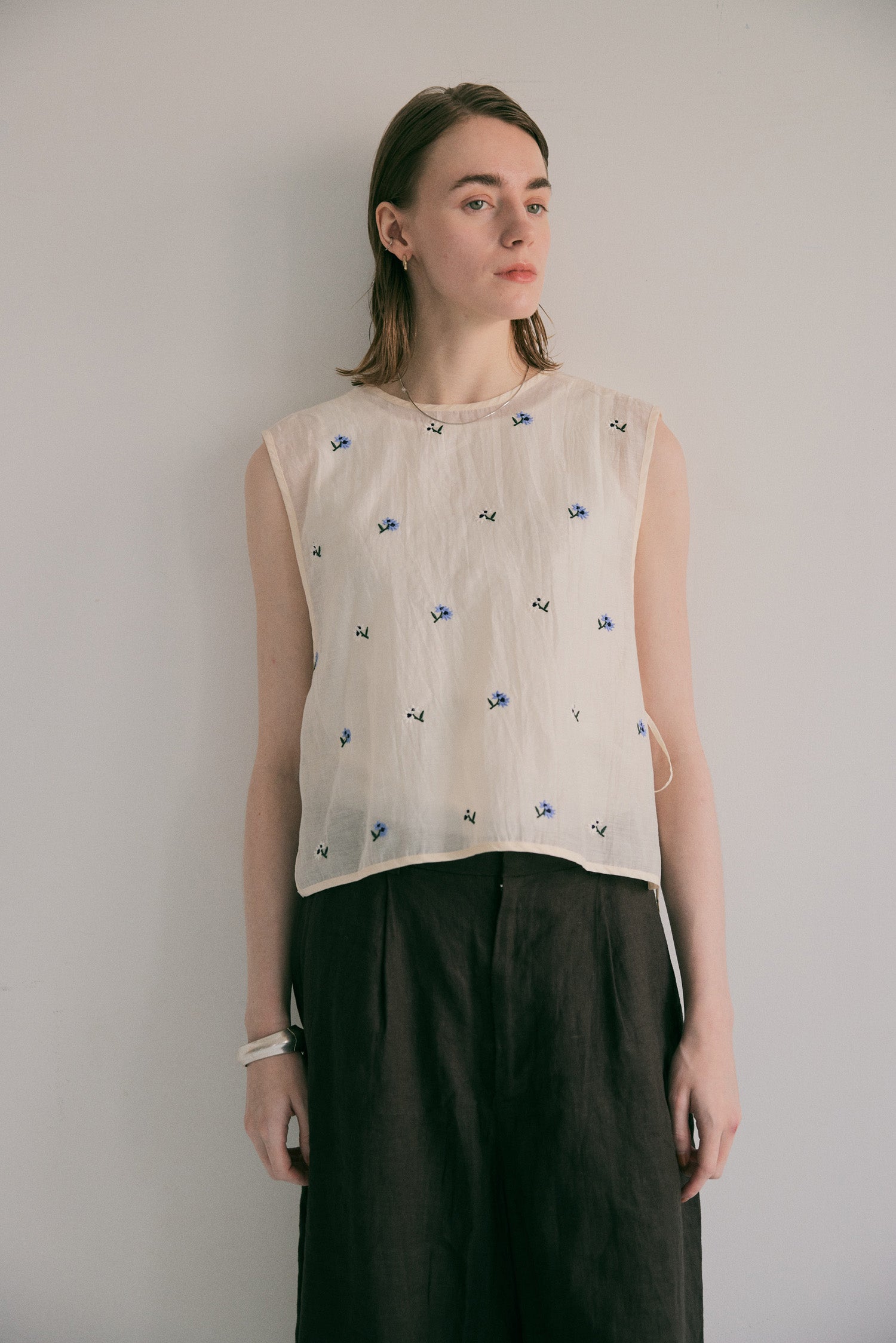 doux bleu シアー刺繍2wayベスト DB-2628-077