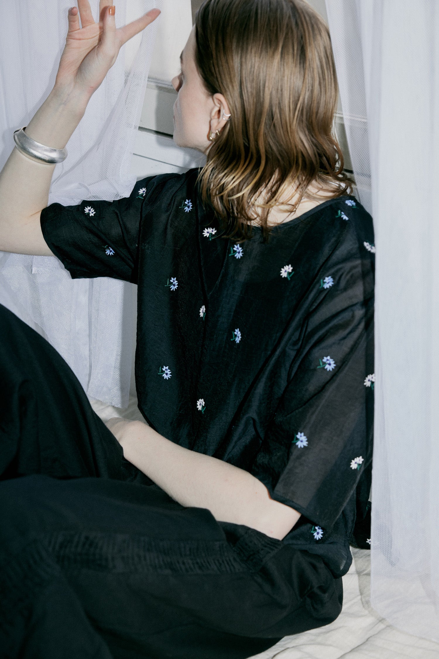 doux bleu シアー刺繍ブラウス DB-2623-075