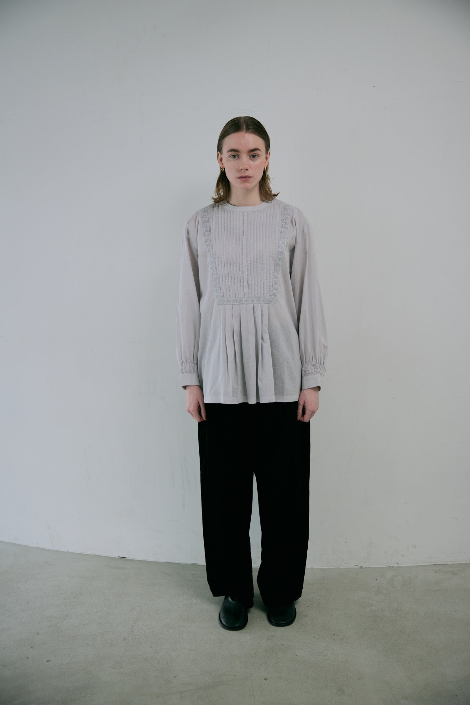 doux bleu シルバー刺繍ブラウス DB-2553-050