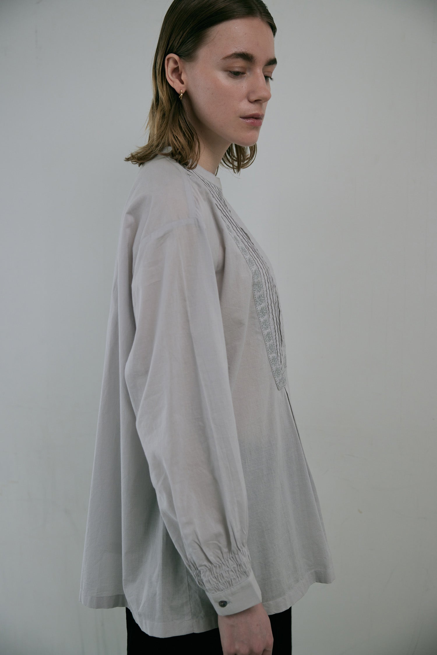 doux bleu シルバー刺繍ブラウス DB-2553-050