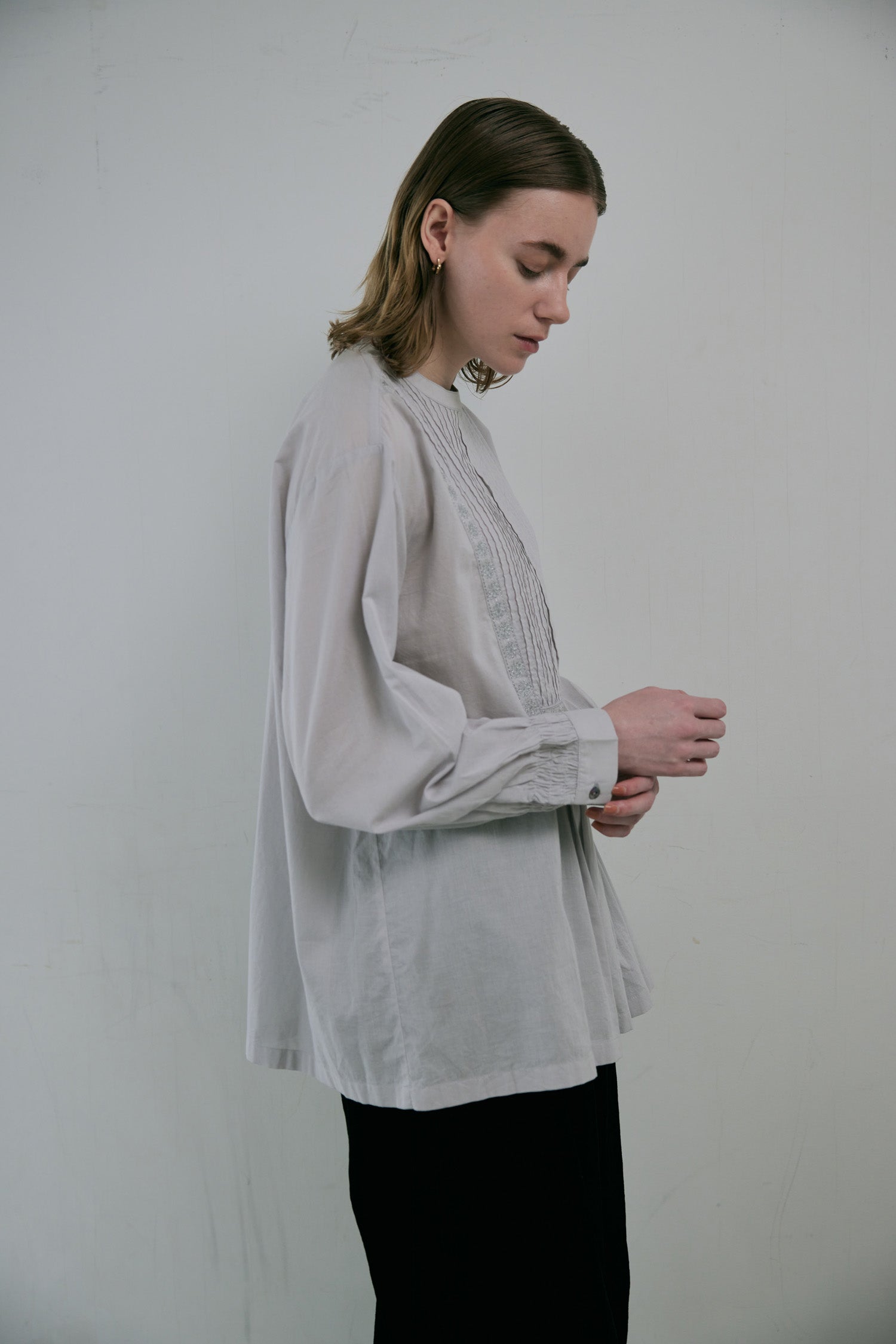 doux bleu シルバー刺繍ブラウス DB-2553-050