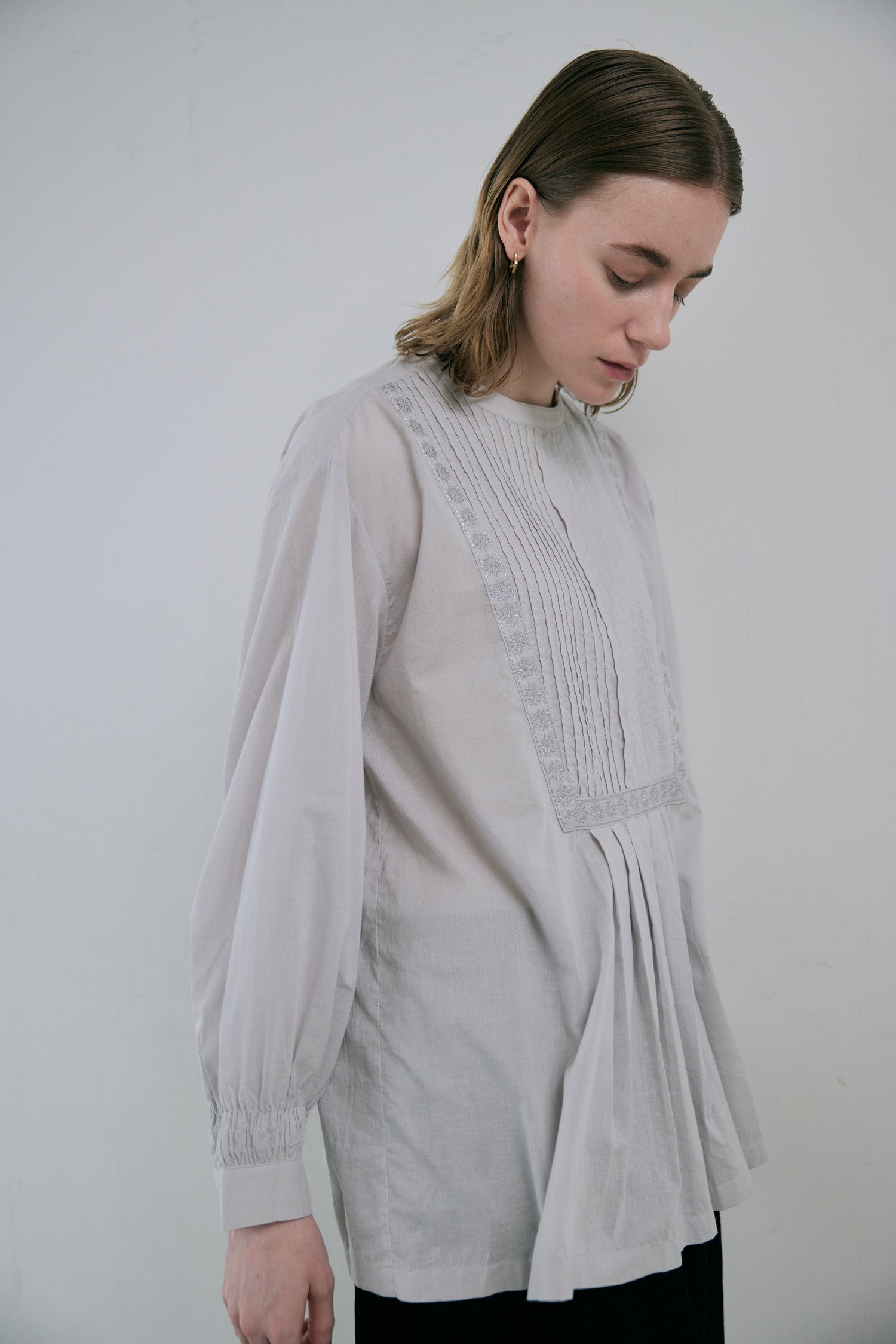 doux bleu シルバー刺繍ブラウス DB-2553-050