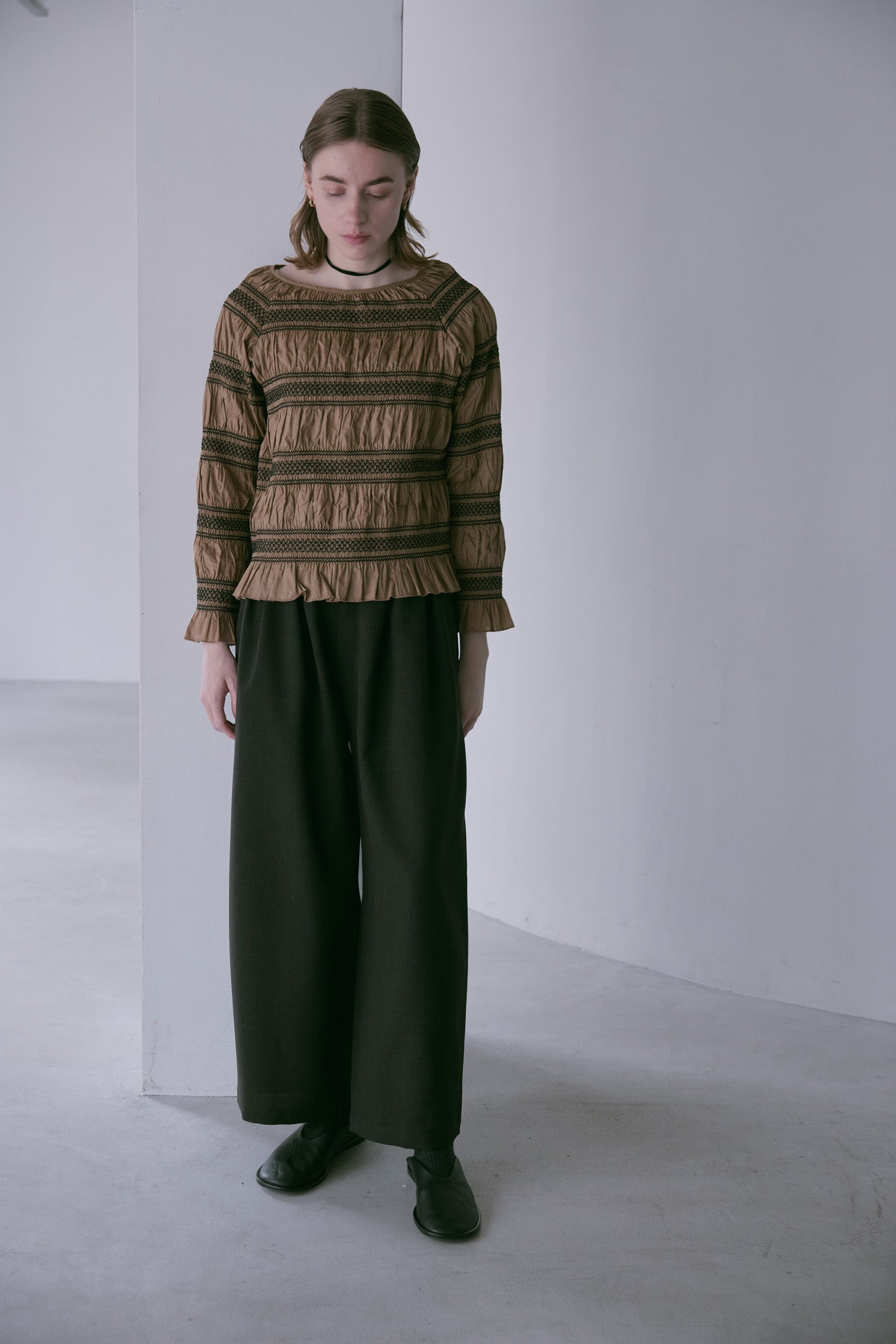 doux bleu ウーリーノ タックパンツ DB-2555-053