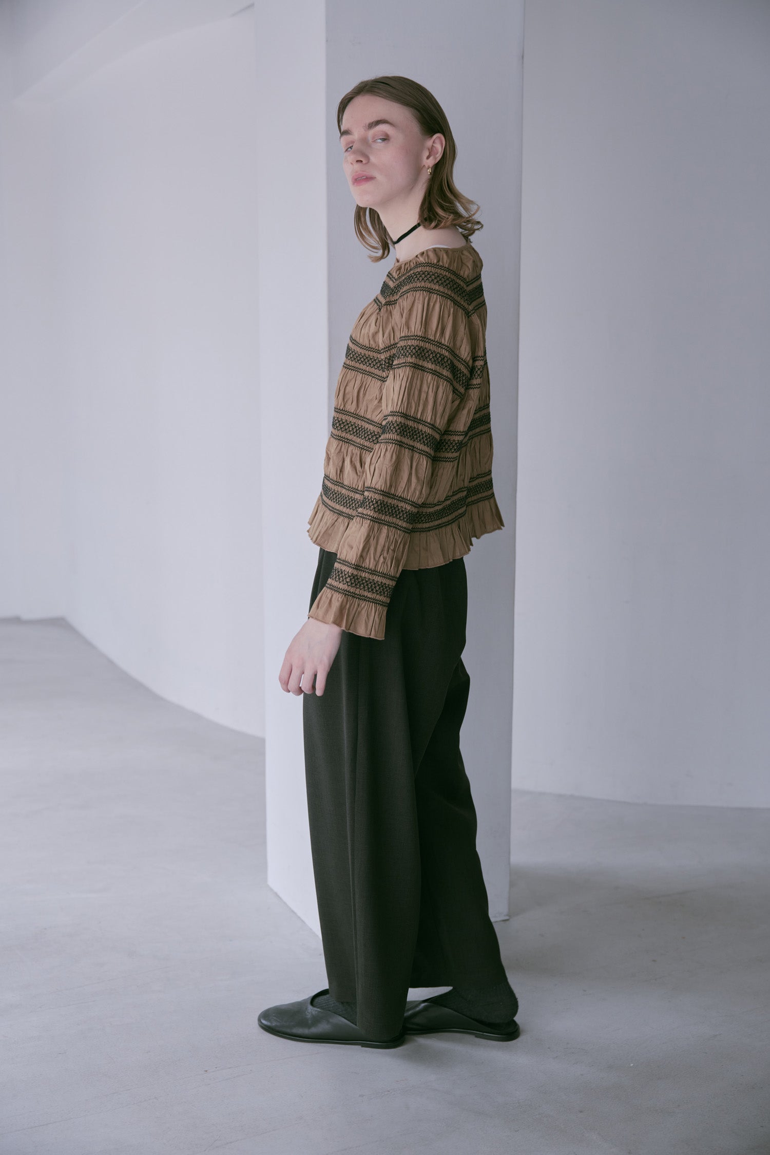 doux bleu ウーリーノ タックパンツ DB-2555-053