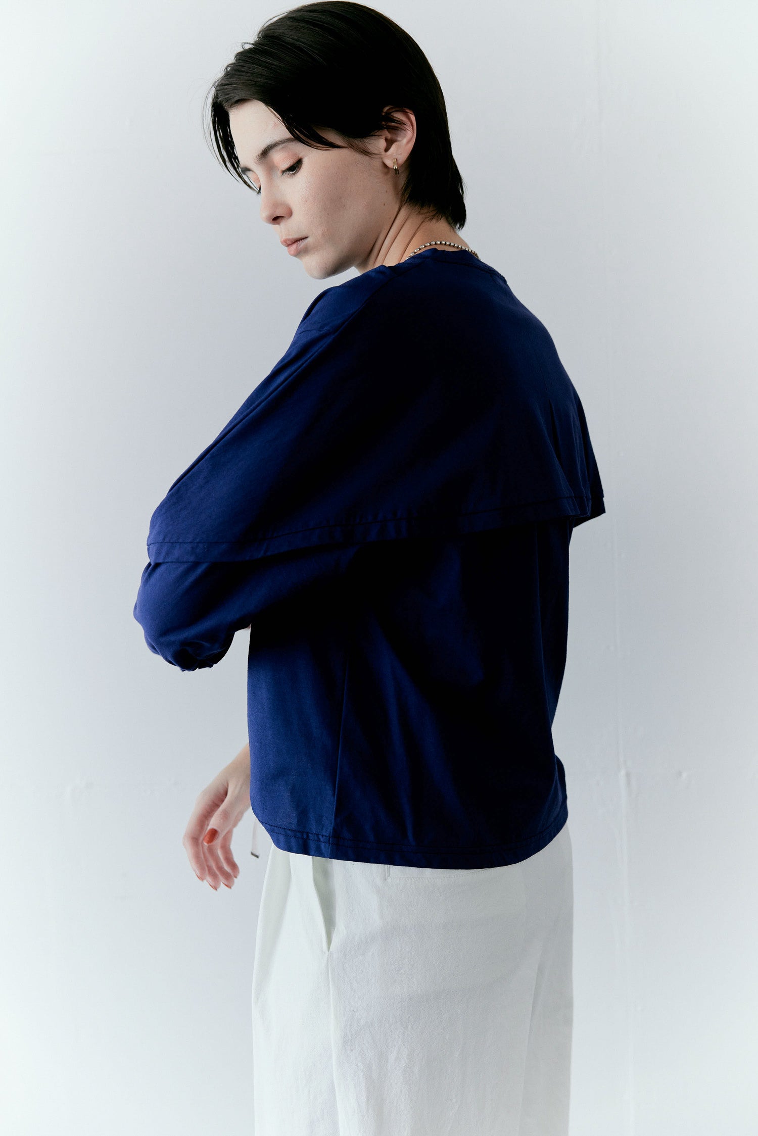 doux bleu バックケープ プルオーバー DB-2611-040