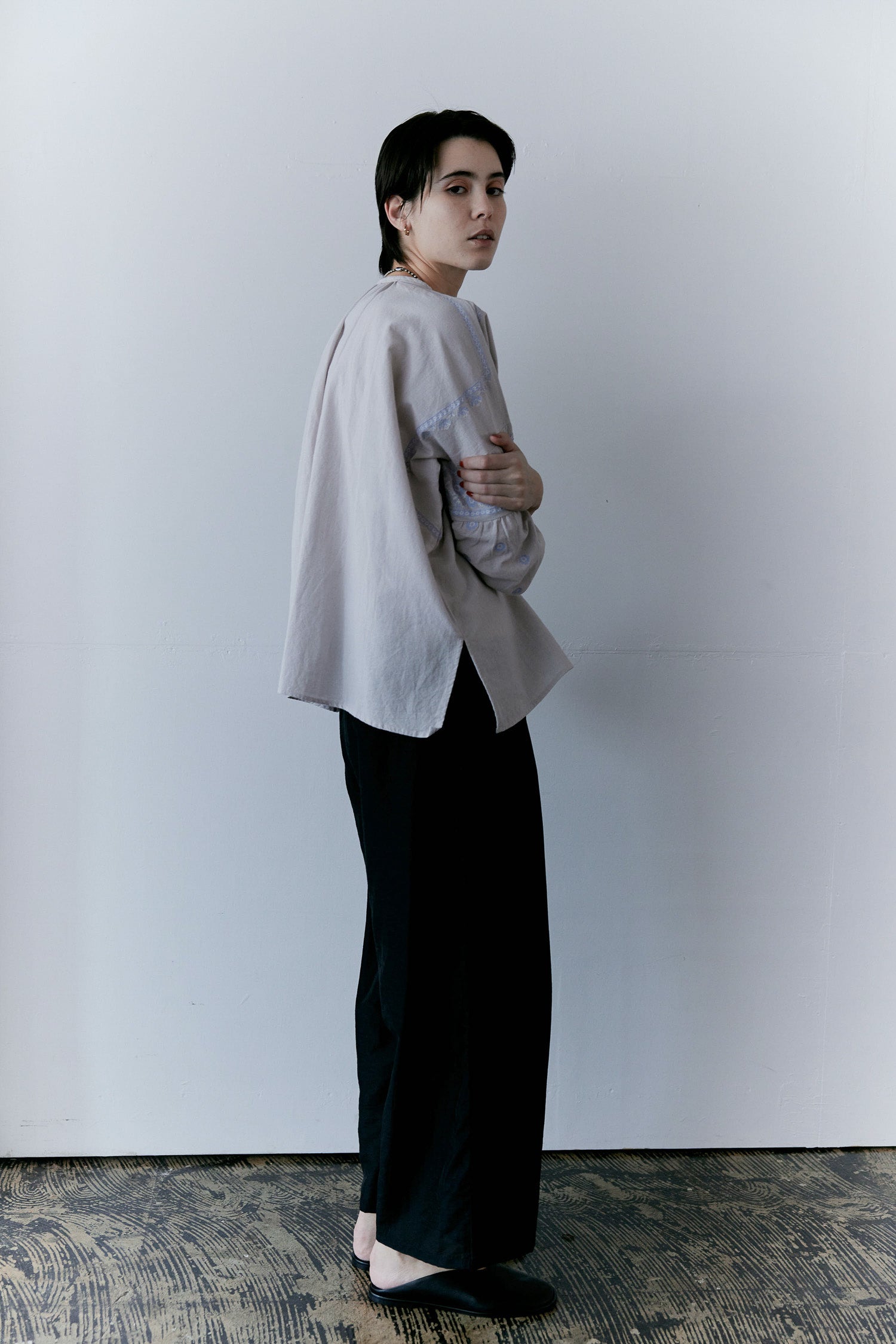 doux bleu C/L クロスステッチ刺繍ブラウス DB-2613-015