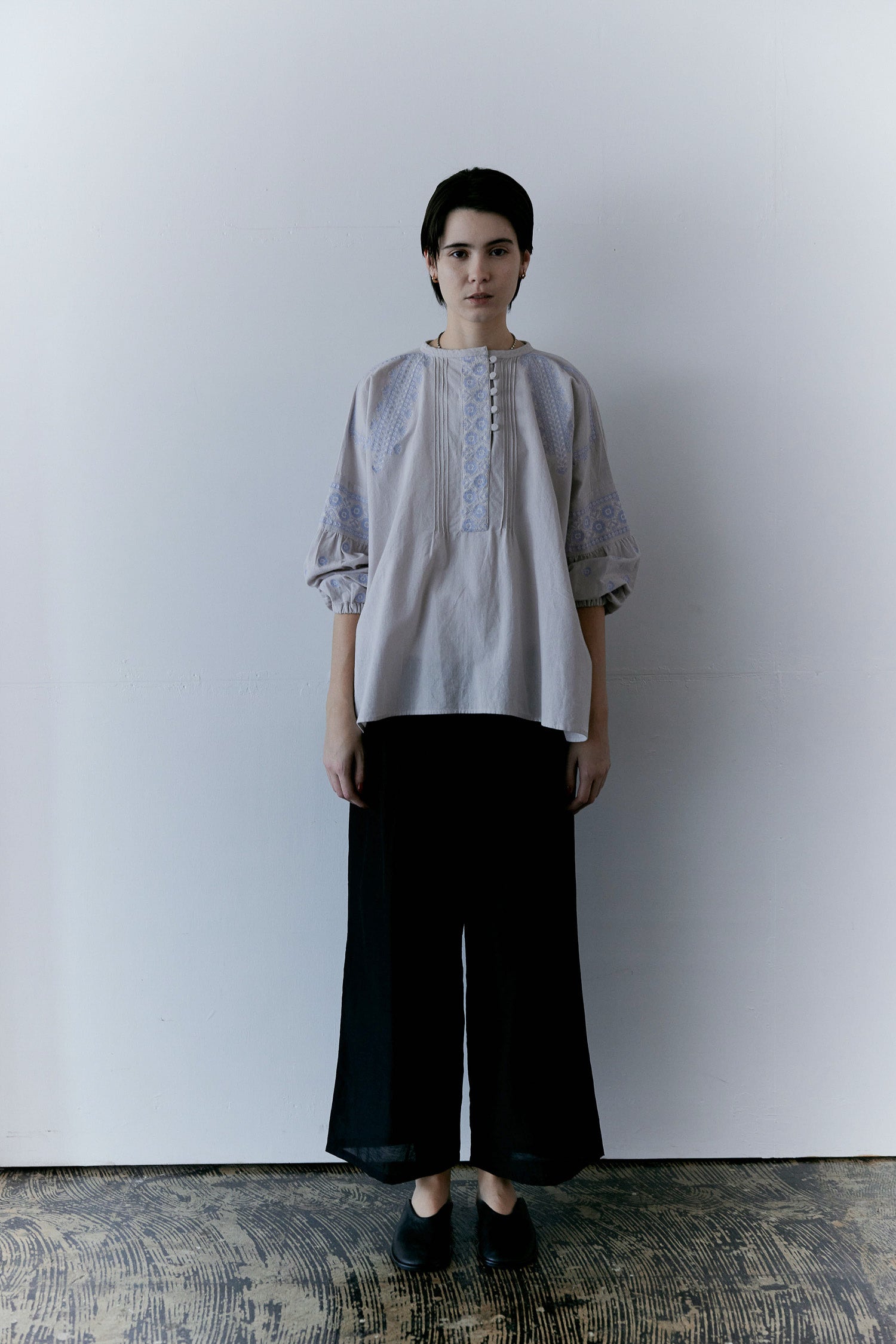 doux bleu C/L クロスステッチ刺繍ブラウス DB-2613-015
